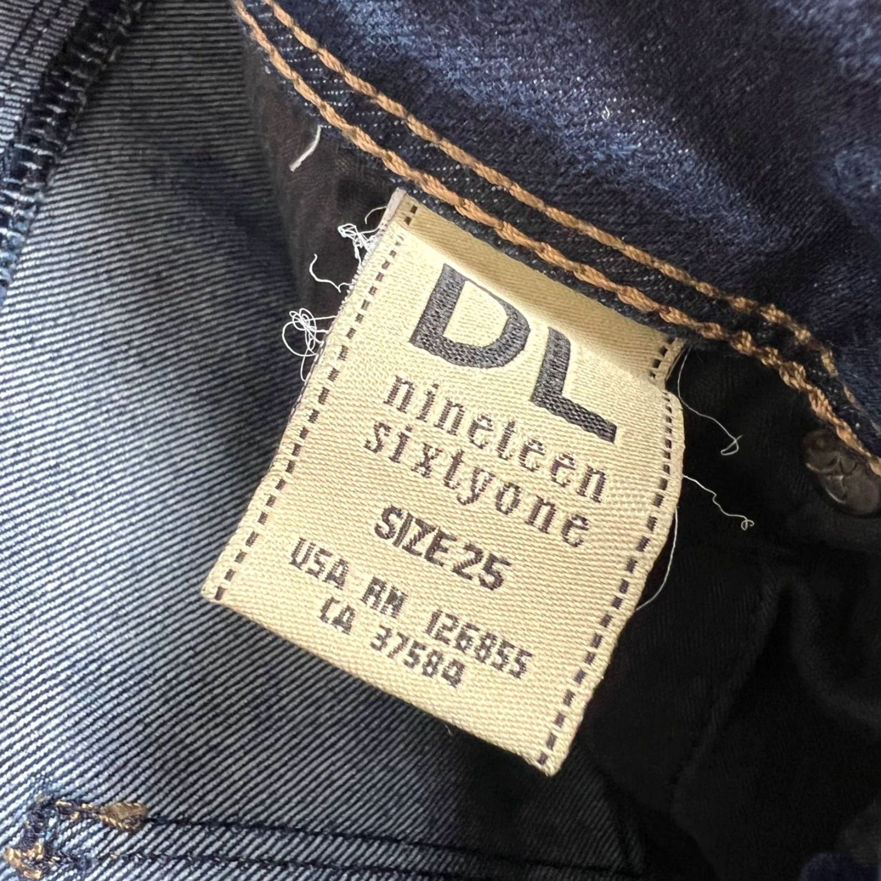 DL1961 DL1961 Angel Low Rise Ankle Jeans Size 25 Dark Wash Womens Denim Cotton Blend Size 42" / US 20 - 5 Thumbnail