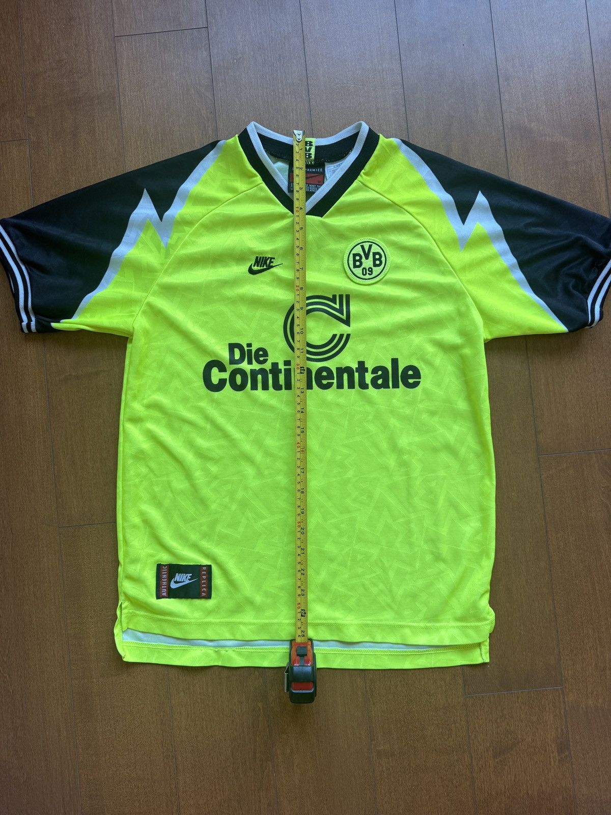Nike Authentic Borussia Dortmund 95/96 jersey Size US M / EU 48-50 / 2 - 9 Thumbnail