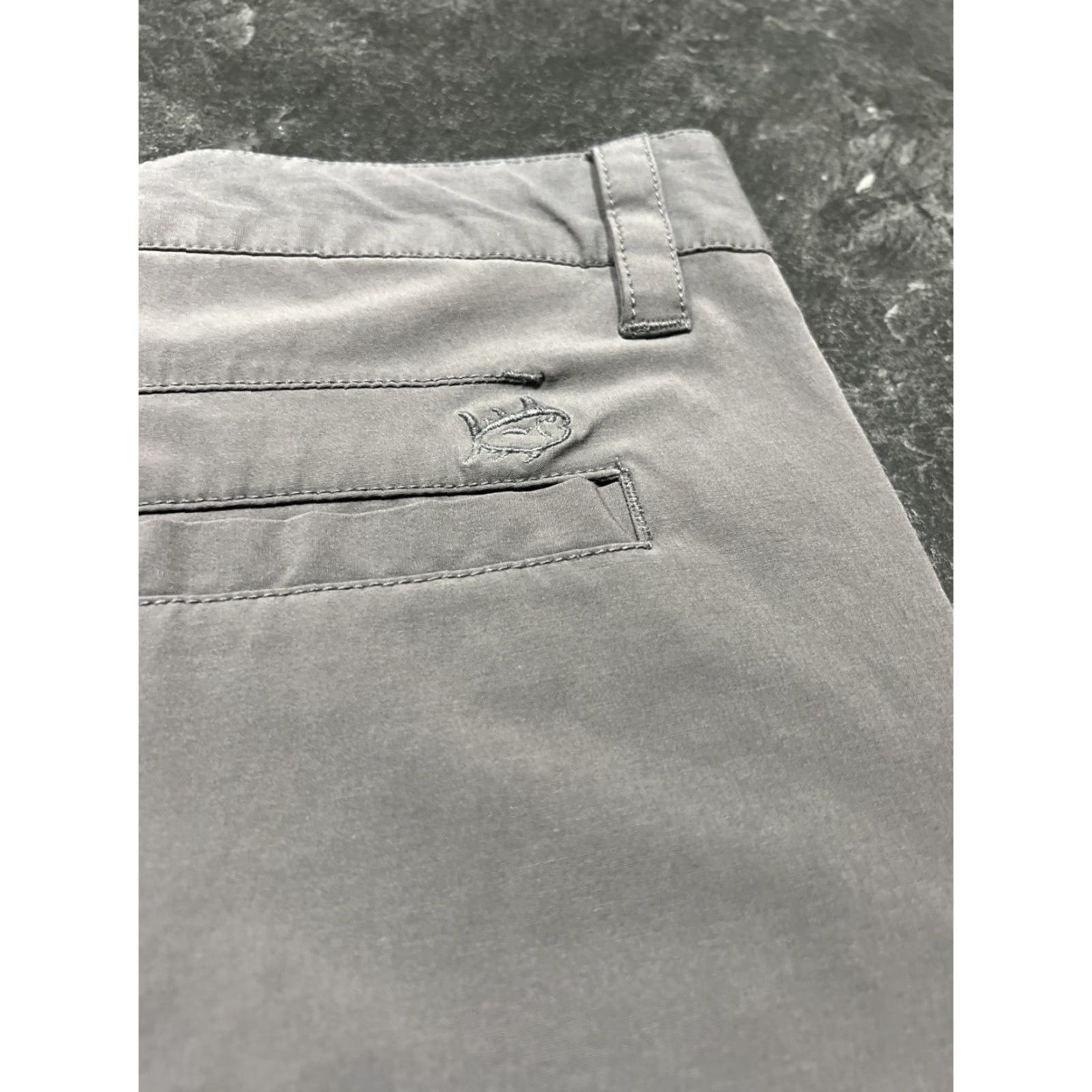 Southern Tide Southern Tide Shorts Mens 34 Gray Chino Casual Nylon Spandex Flat Front Pockets Stretch 8in Inseam Regular Microfiber Size US 34 / EU 50 - 2 Thumbnail