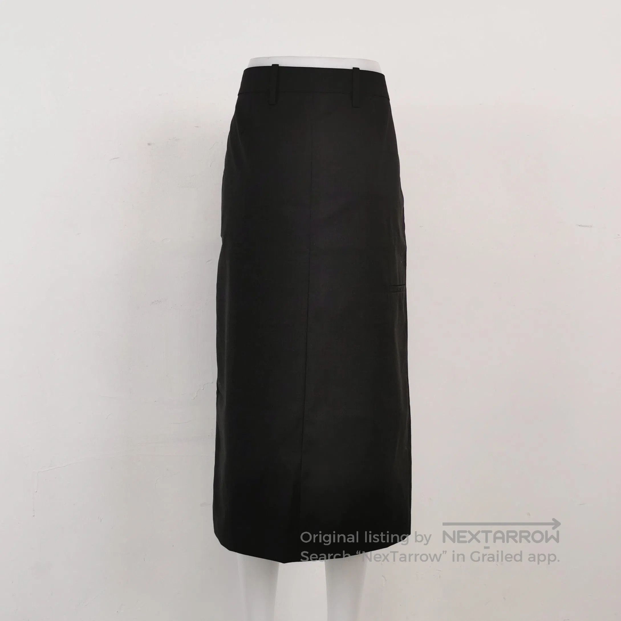 Prada Prada Black Wool Midi Skirt in XXS Size . Size 22" - 2 Thumbnail