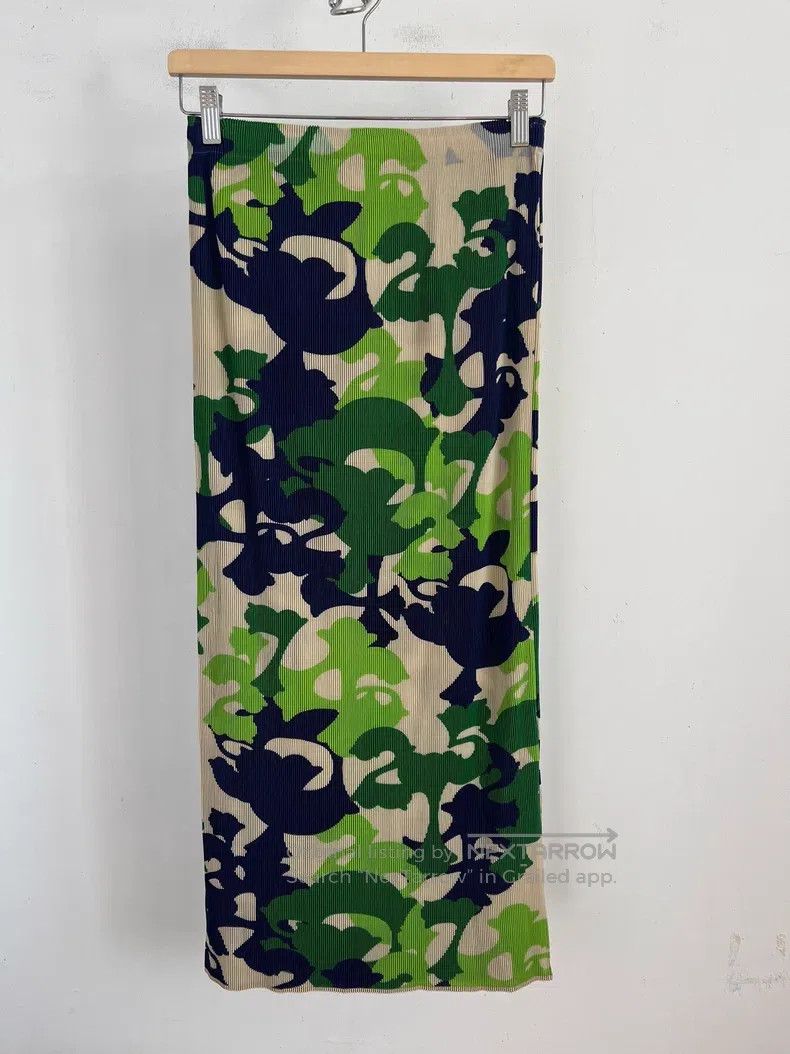 Issey Miyake Issey Miyake size:3 Green Midi Skirt Size 23" - 1 Thumbnail