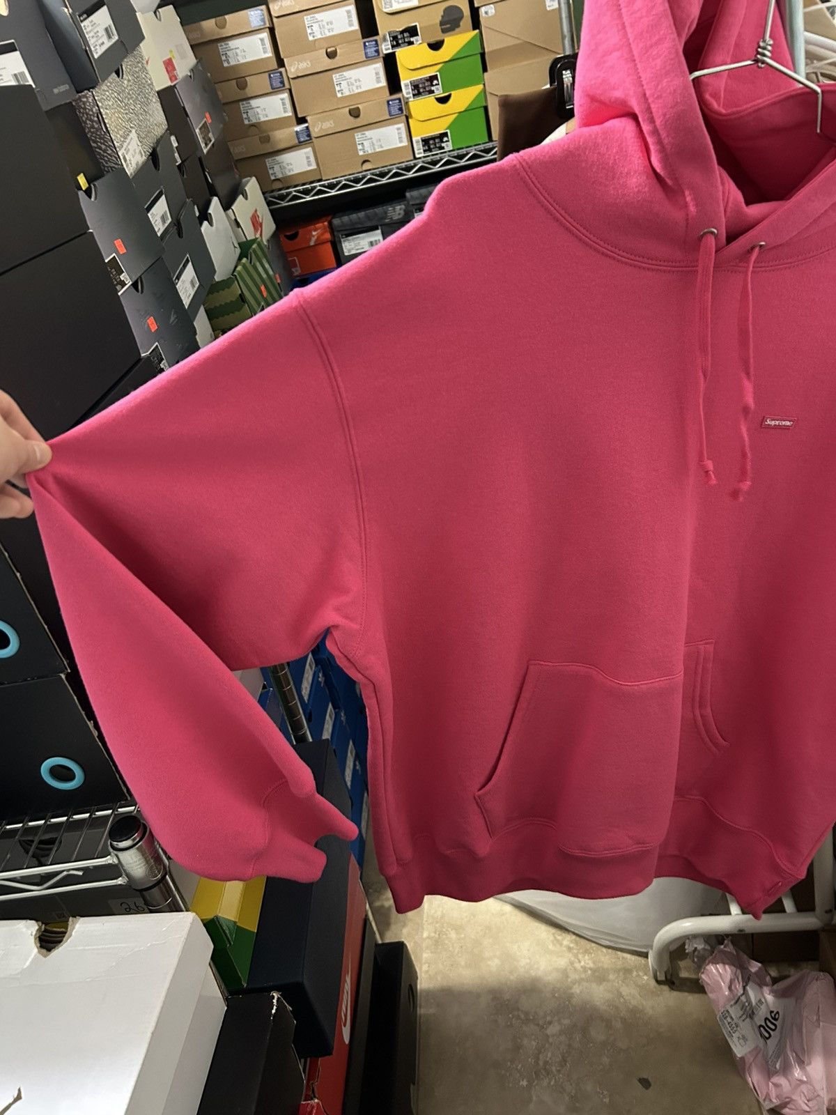 Supreme Supreme small box logo magenta hoodie size M Brand new!! Size US M / EU 48-50 / 2 - 2 Thumbnail