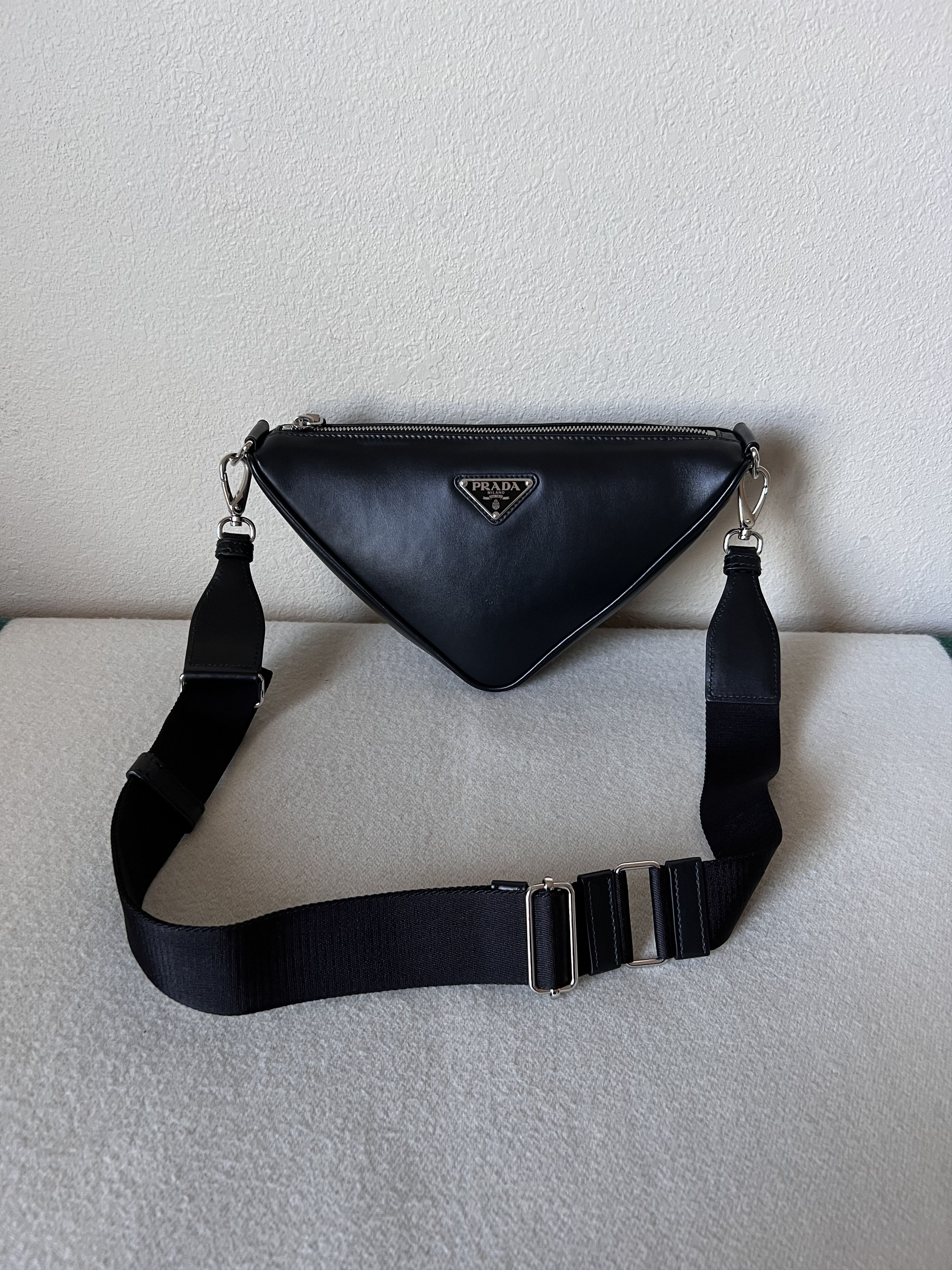 Prada Prada Leather Triangle Crossbody Bag in Black Size ONE SIZE - 1 Thumbnail