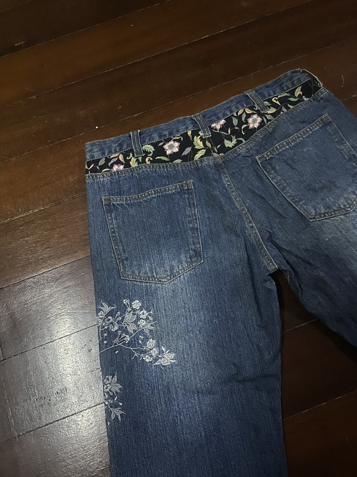 Japanese Brand Fire 🔥 Karakuri tamashi embroidered flower SUKARJAN JEANS Size US 37 - 8 Thumbnail
