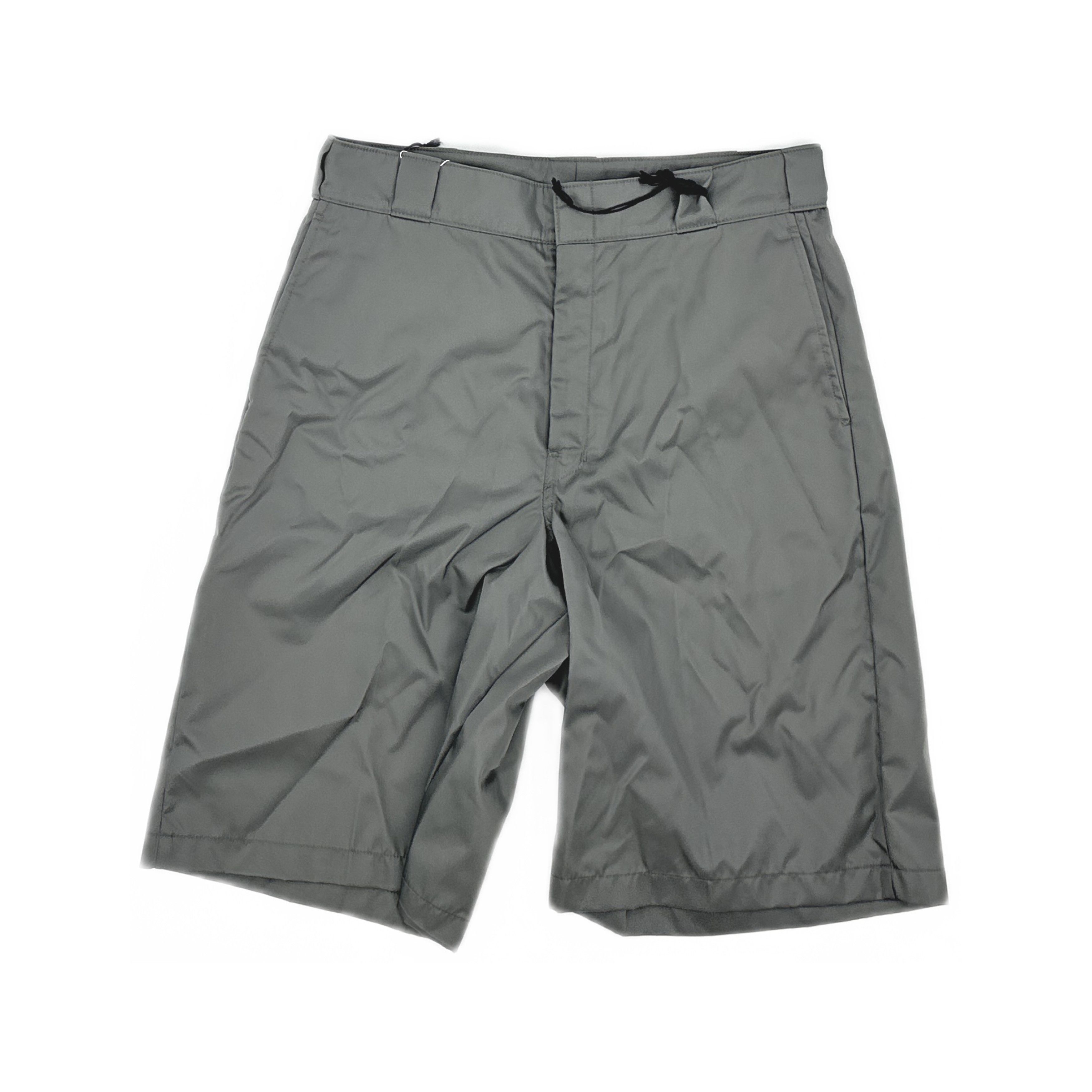 Prada Prada Re-Nylon Logo Shorts Size 30 Size US 30 / EU 46 - 1 Thumbnail