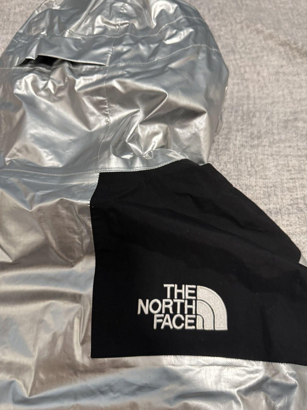 The North Face Supreme tnf the north face metallic mountain parka sliver Size US L / EU 52-54 / 3 - 6 Thumbnail