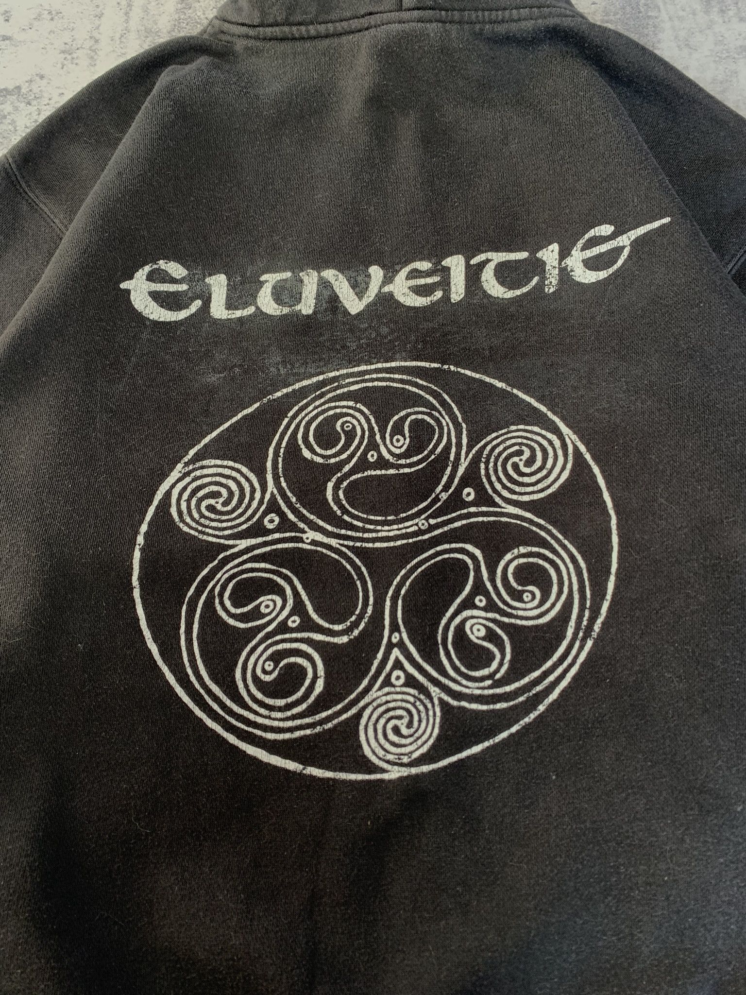 Fruit Of The Loom VTG ELUVEITIE PURE F**KING FOLK METAL Faded Zip Up Hoodie Size US M / EU 48-50 / 2 - 13 Thumbnail