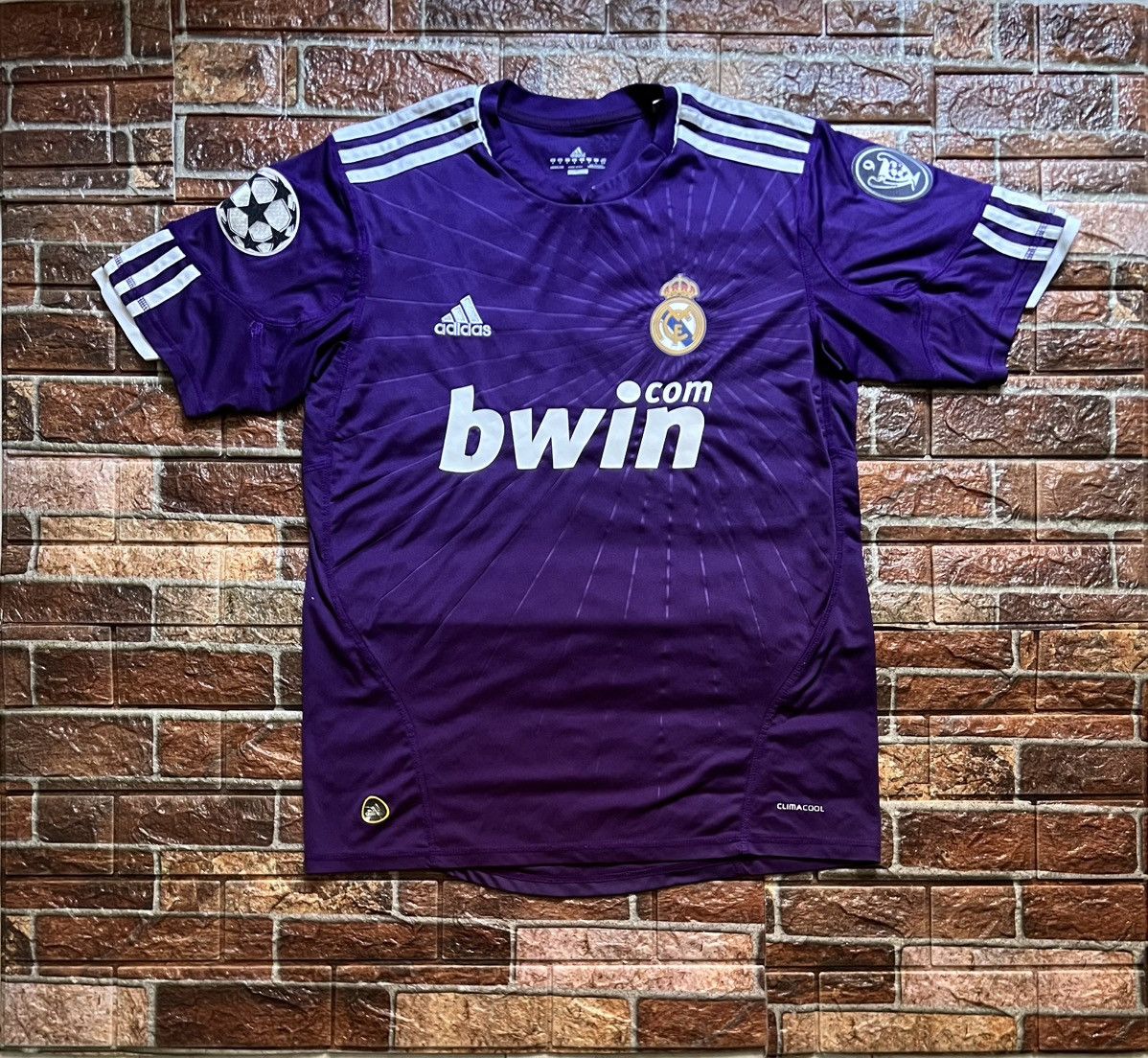 Adidas Adidas Real Madrid Third 2010 2011 Purple Jersey Size US M / EU 48-50 / 2 - 1 Thumbnail