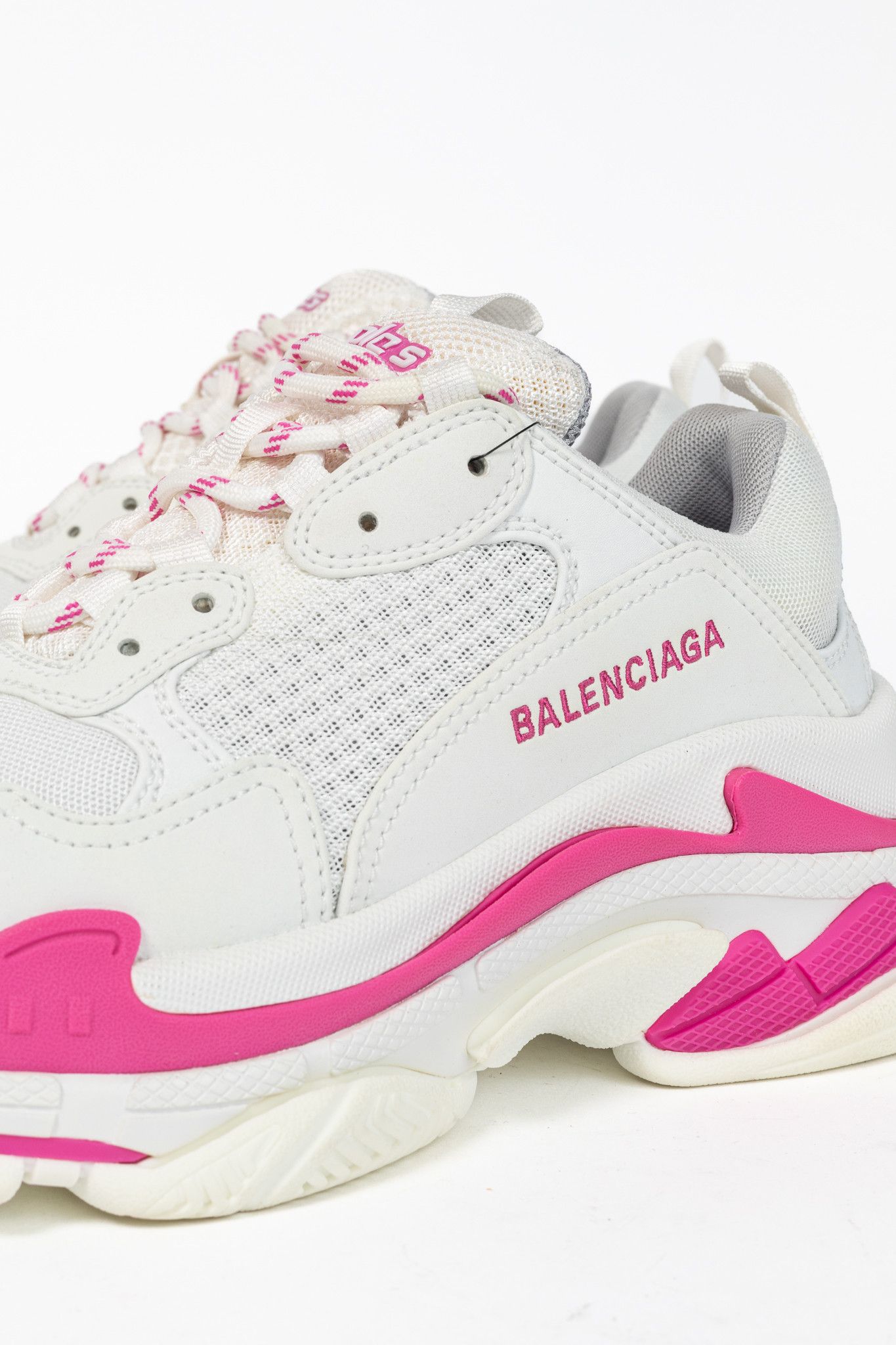 Balenciaga Balenciaga Triple S White Fluo Pink Chunky Low-Top Sneakers Size US 8.5 / IT 38.5 - 8 Thumbnail