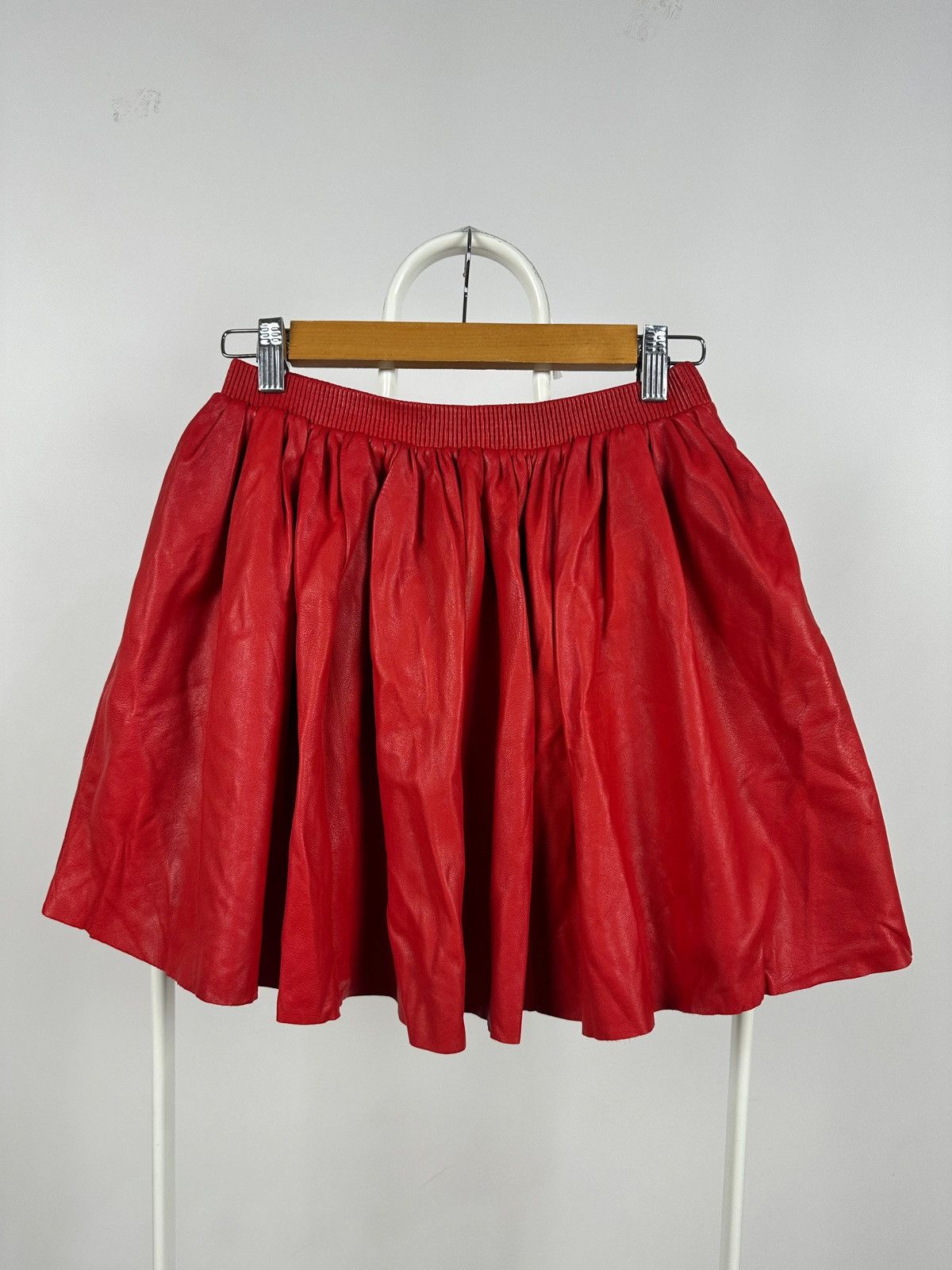 Miu Miu Miu Miu Red Leather Lambskin Mini Skirt Size 27" / US 4 / IT 40 - 1 Thumbnail