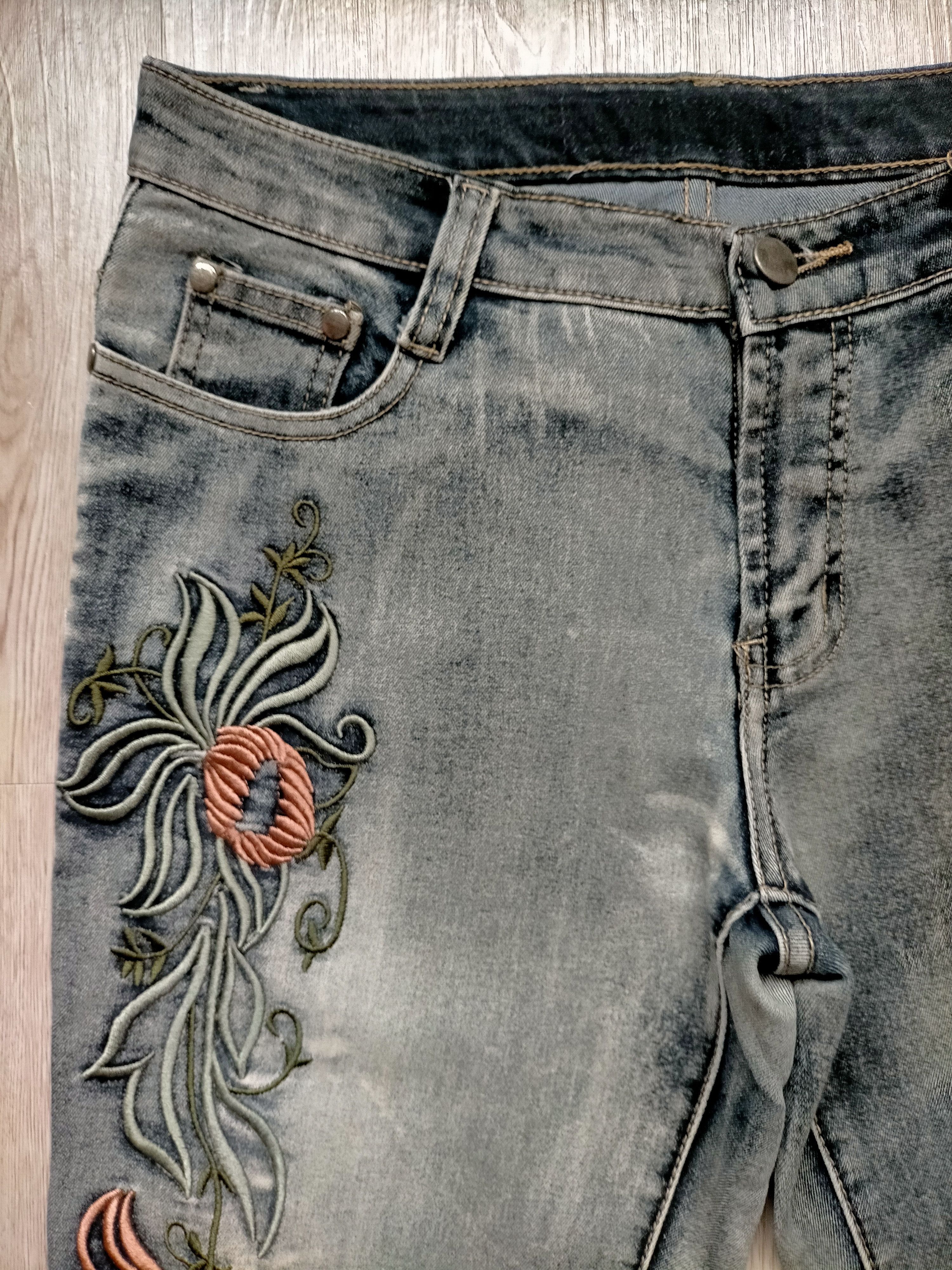 Japanese Brand Flare Jeans Embroidered floral Low rise Stretch Denim Size US 30 / EU 46 - 7 Thumbnail