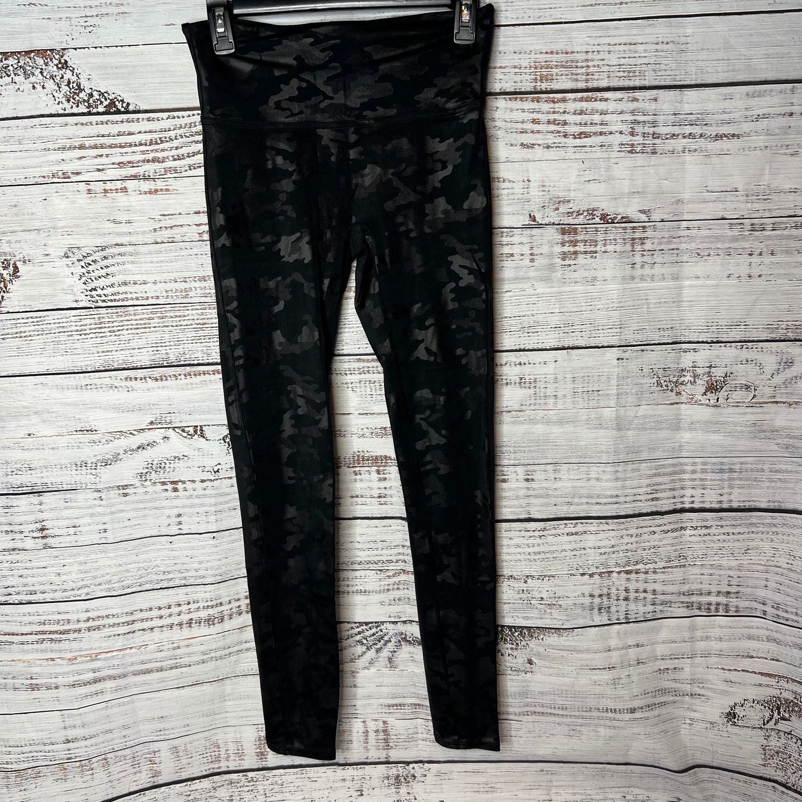 Spanx Spanx Faux Leather Camo Leggings Black Reflective Women's SM Size 26" / US 2 / IT 38 - 4 Thumbnail