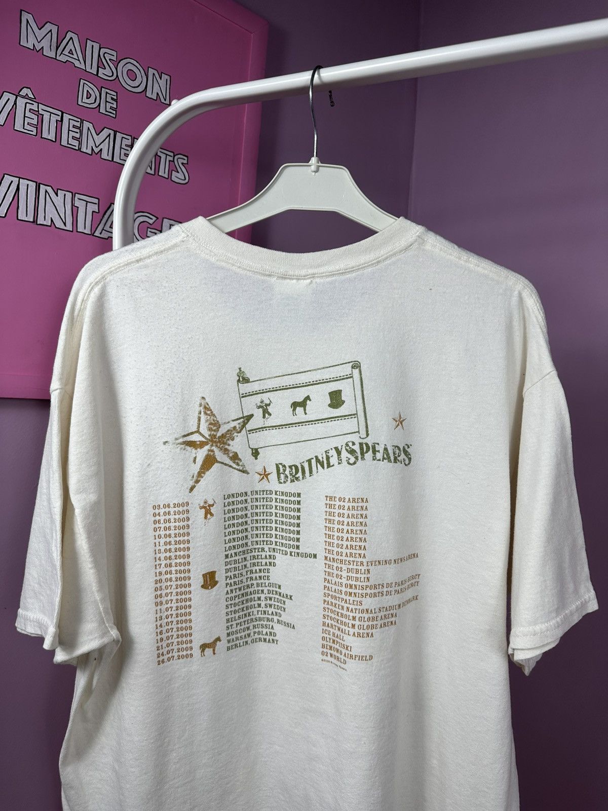 Gildan 2009 Britney Spears Circus Merch T Shirt Vintage Printed Tee Size US L / EU 52-54 / 3 - 17 Thumbnail