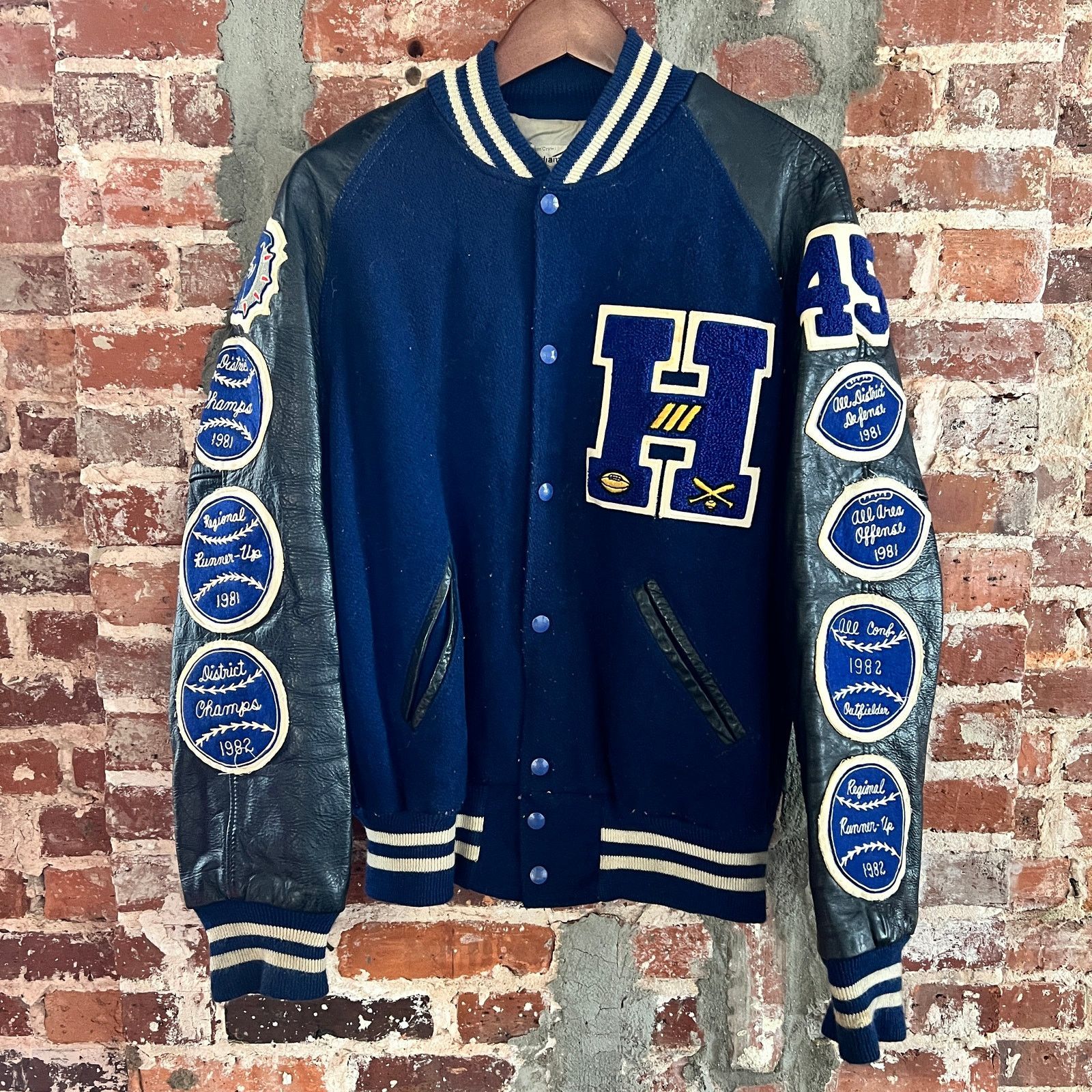 Vintage VTG Men's Varsity Bulldog Jacket with Patches L 24x26 Size US L / EU 52-54 / 3 - 5 Thumbnail