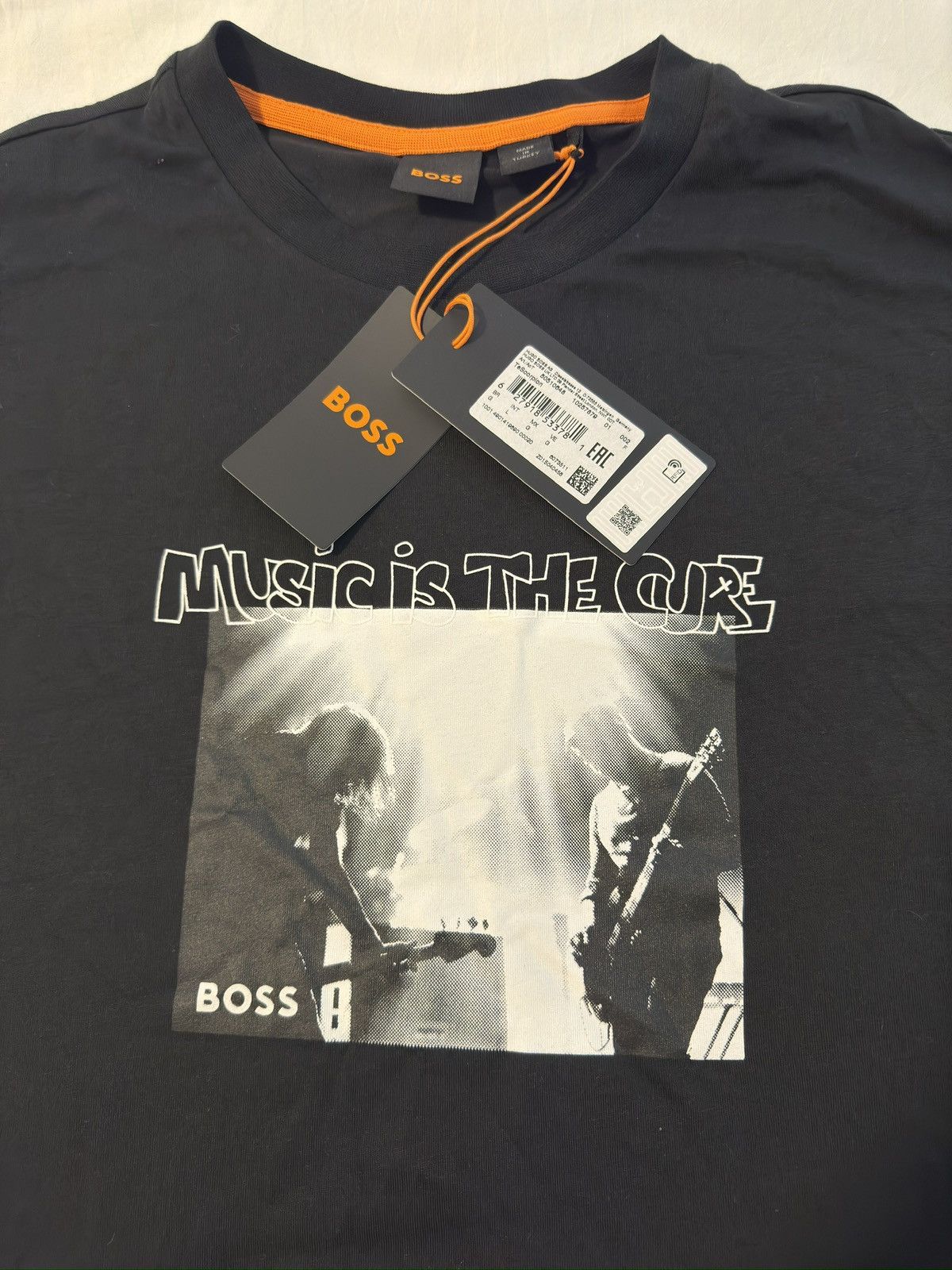 Hugo Boss Music is the Cure Boss T-Shirt Size US L / EU 52-54 / 3 - 2 Thumbnail