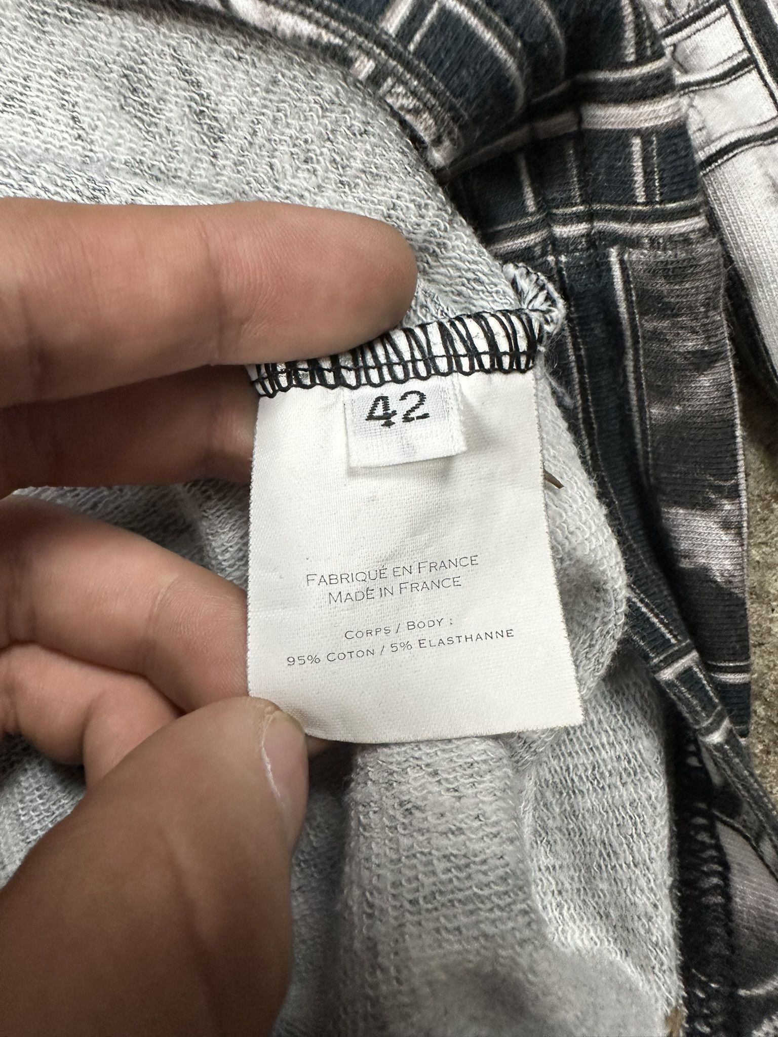 Balmain Balmain Marble Print Longsleeve T-shirt Size XL / US 12-14 / IT 48-50 - 6 Thumbnail