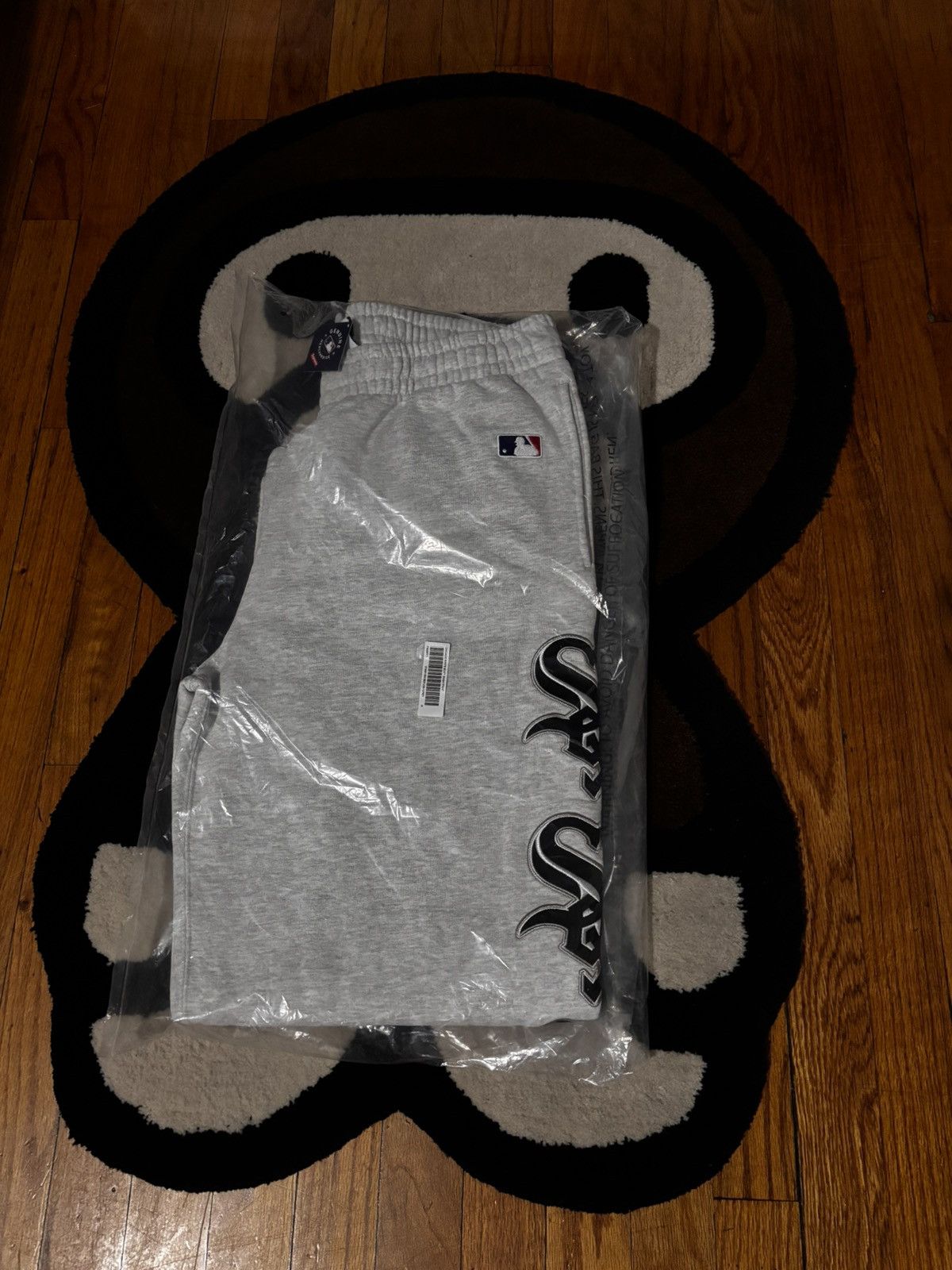 MLB × Supreme Supreme x Chicago White Sox Sweatpant 'Ash Grey' Size US 30 / EU 46 - 3 Thumbnail