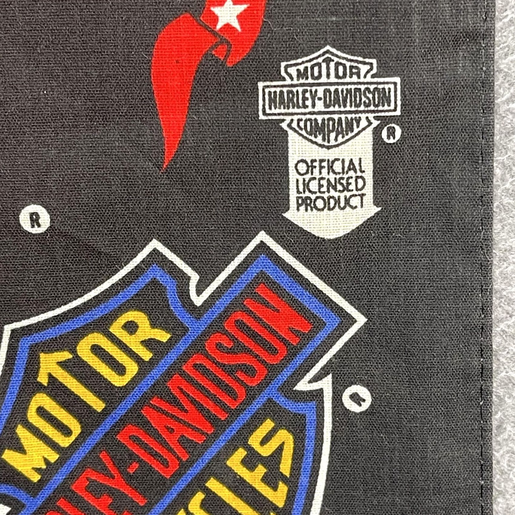 Harley Davidson VINTAGE Harley-Davidson Bandana Black Eagle Red Stars Motorcycle Made USA 90s Bandana Men 21x21 Eagle Red Stars Harley-Davidson USA 90s Mens Size ONE SIZE - 3 Thumbnail