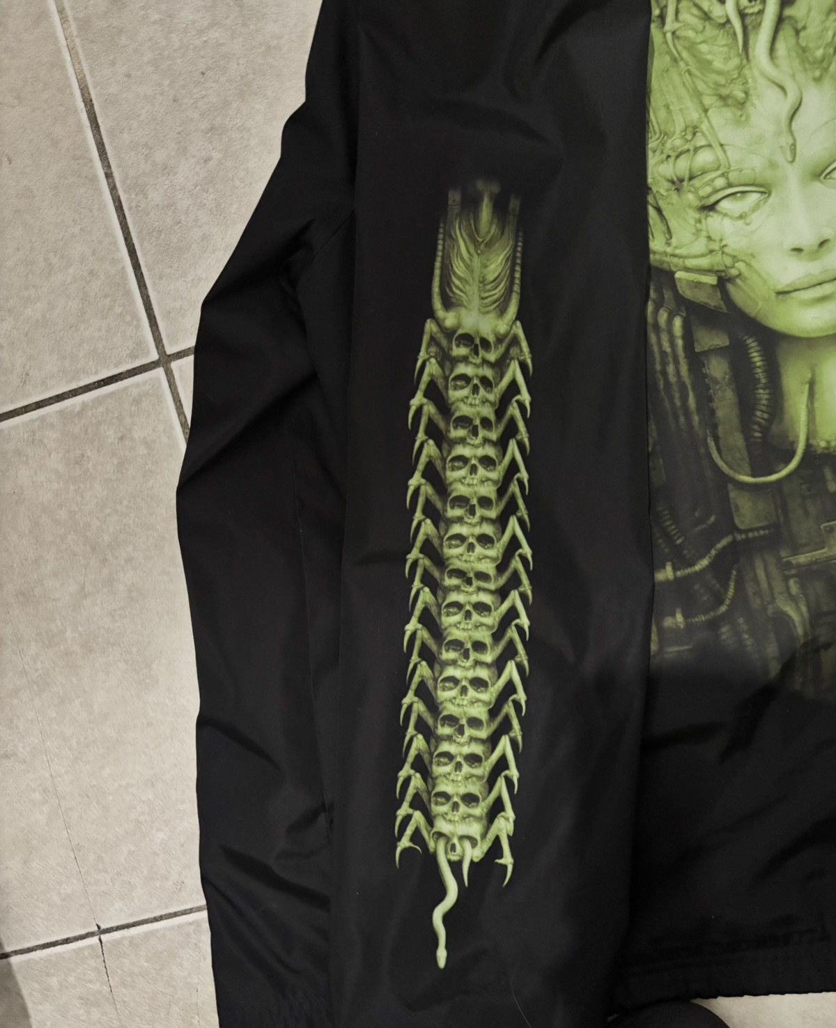 Supreme Supreme H.G Giger Size US L / EU 52-54 / 3 - 5 Thumbnail