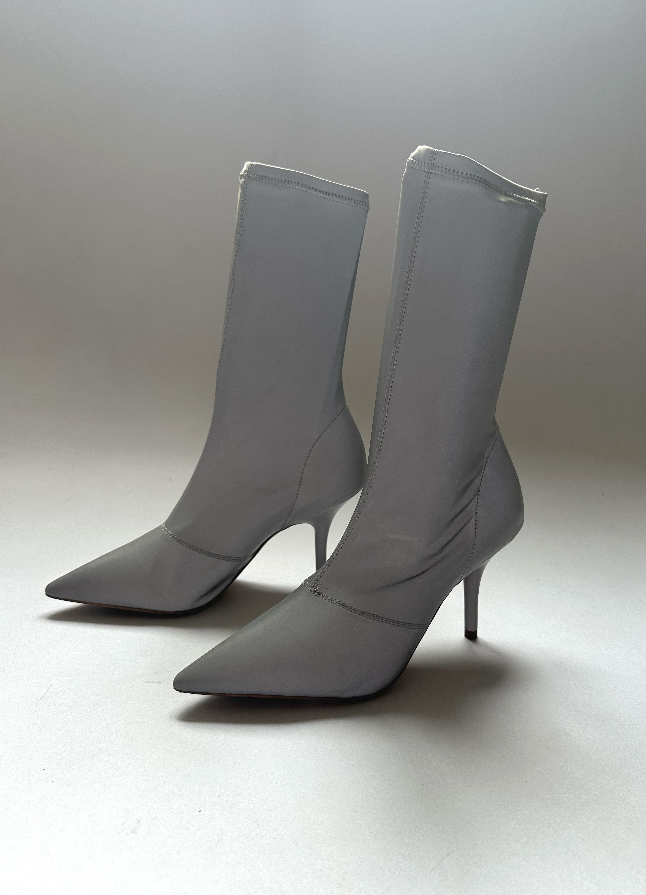 Yeezy ⚡️QUICK SALE⚡️Yeezy Season 6 Grey Ankle Boots Size US 5 / IT 35 - 3 Thumbnail