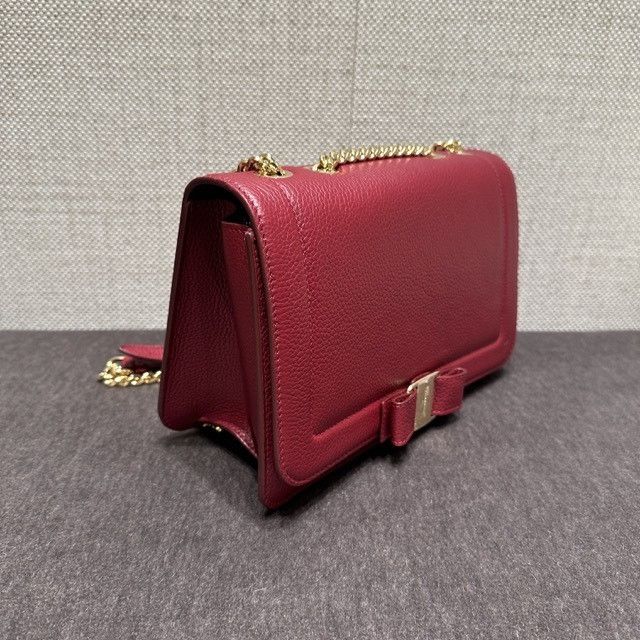 Salvatore Ferragamo o1s1rm0924 Size: OS / Vara Bow Handbag in Red Size ONE SIZE - 2 Thumbnail