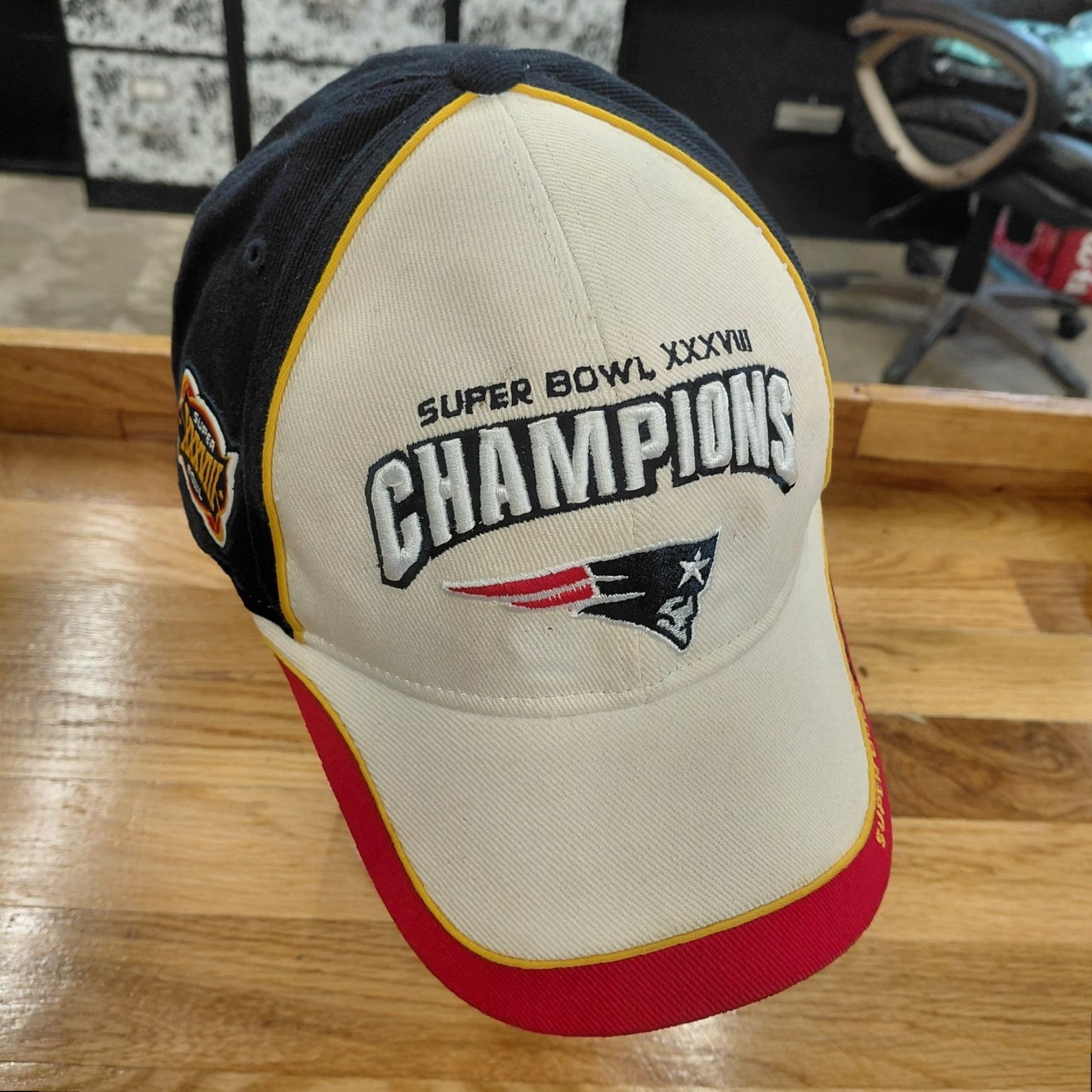Reebok VINTAGE New England Patriots Reebok NFL Hat 2004 Super Bowl XXXVIII 38 Champions Baseball Cap Sports NFL Hat Size ONE SIZE - 2 Thumbnail