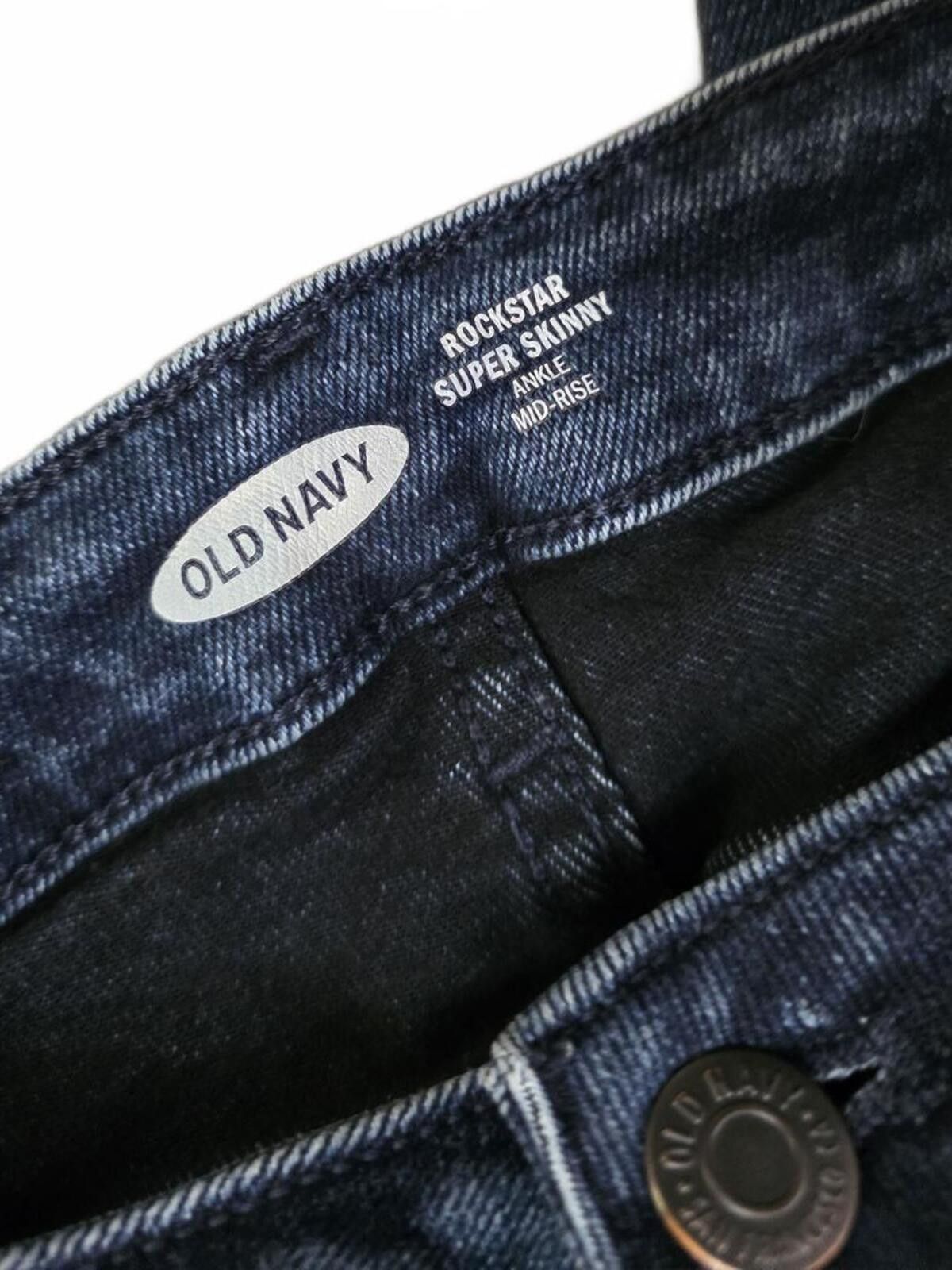 Old Navy Old Navy Rockstar Super Skinny Mid-Rise Cropped Jeans Size 6 Size 28" / US 6 / IT 42 - 4 Thumbnail