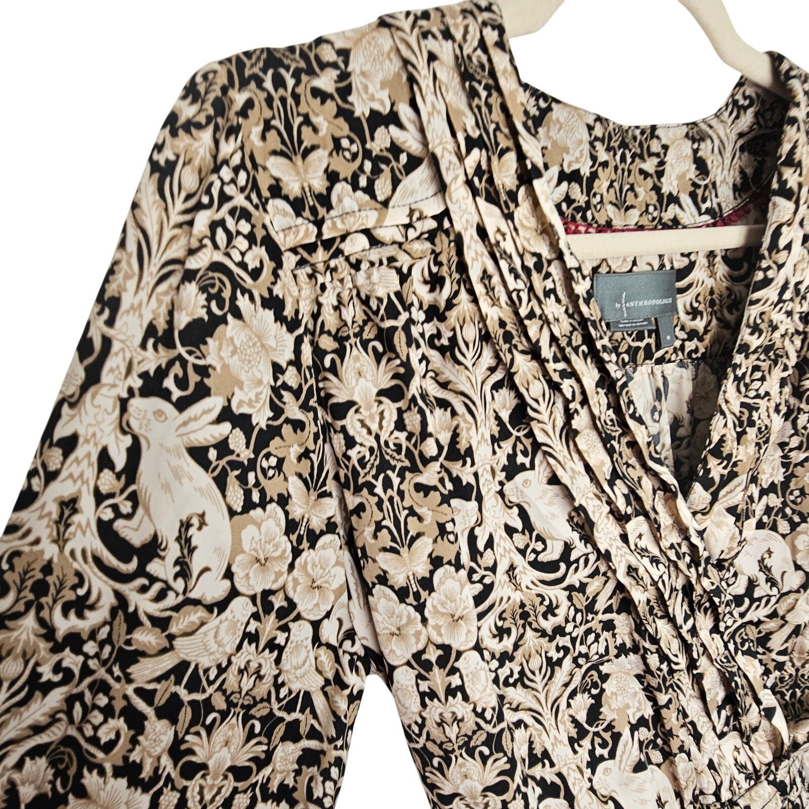 Anthropologie Anthropologie Womens Floral Rabbit Print Surplice Top Sz M Size M / US 6-8 / IT 42-44 - 5 Thumbnail
