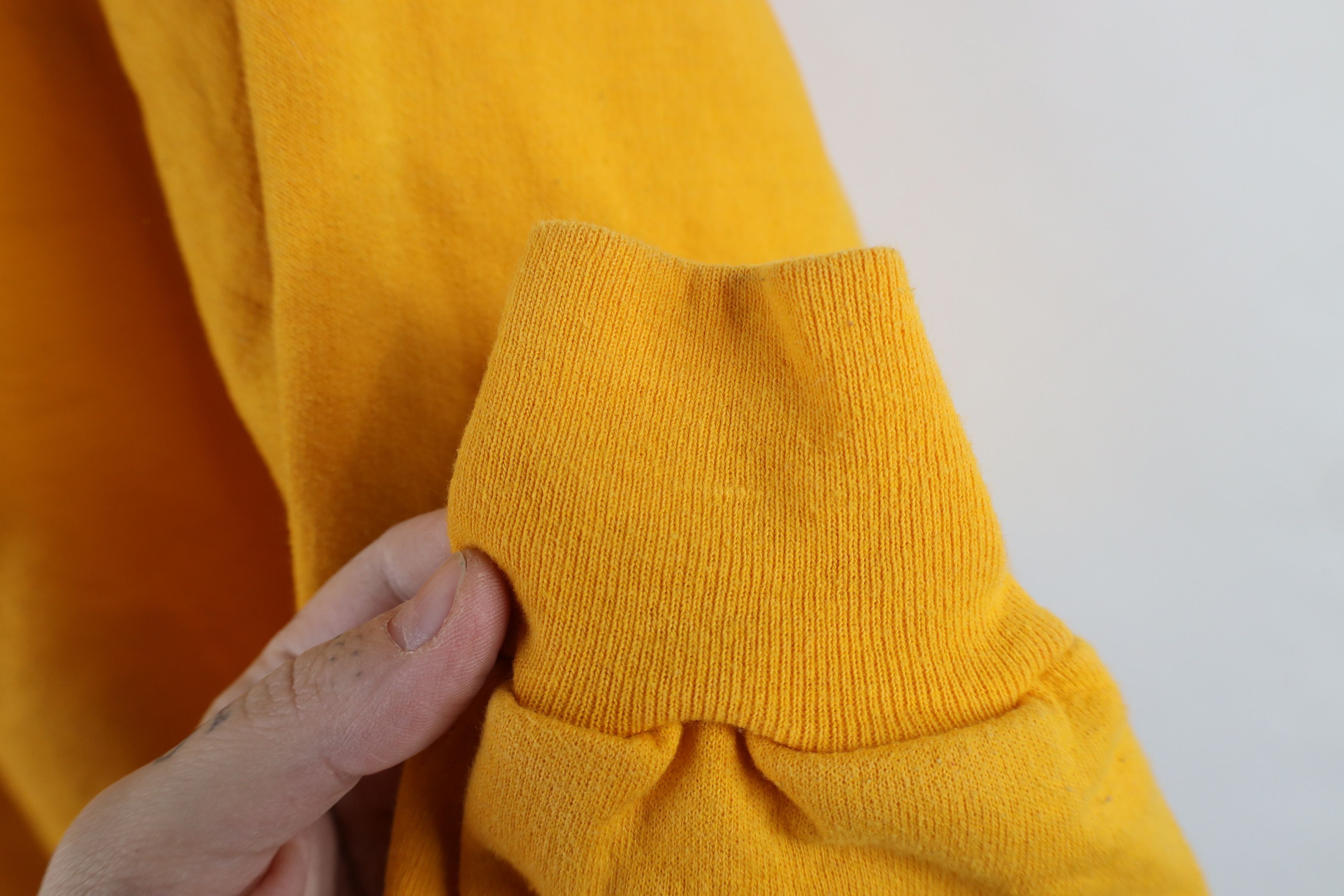 Vintage Vintage 90s Streetwear Faded Blank Crewneck Sweatshirt Size US L / EU 52-54 / 3 - 8 Thumbnail