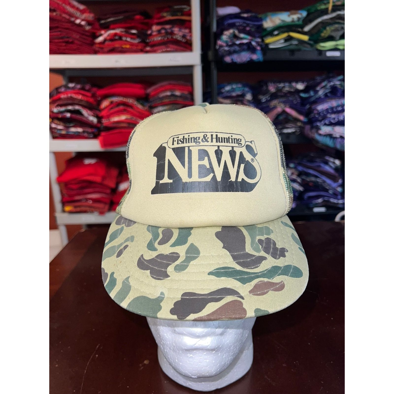 Vintage Vintage Camo Hat Fishing Hunting News Hunt Trucker Snapback Size ONE SIZE - 1 Thumbnail