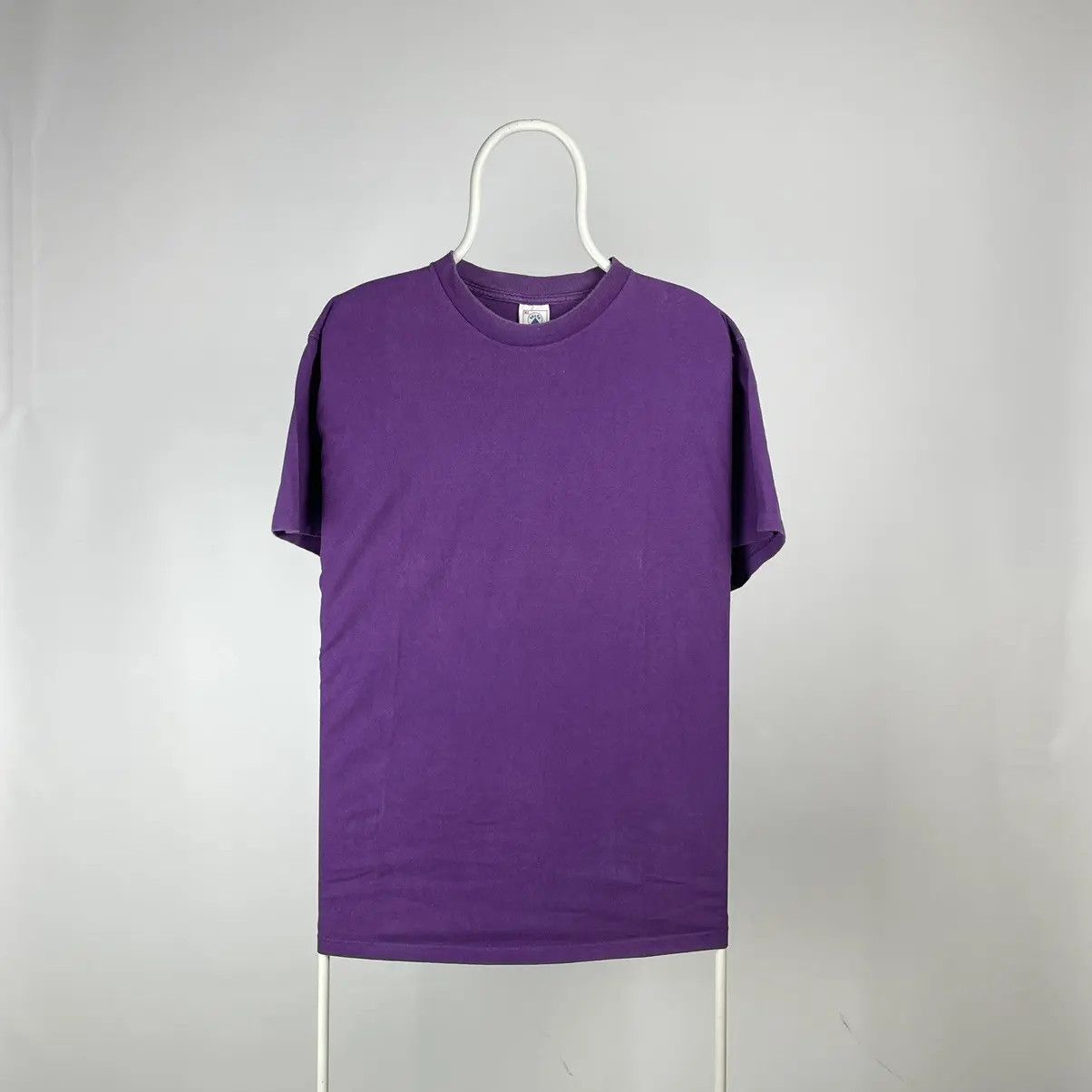 Band Tees Delta basic T-shirt made in usa size XLarge vintage Size US XL / EU 56 / 4 - 1 Thumbnail