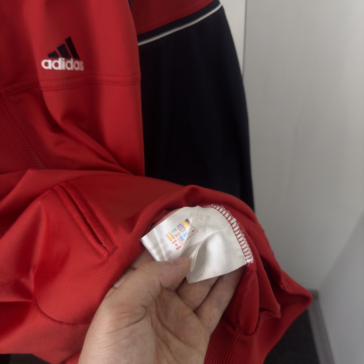Adidas Adidas Vintage 90s Retro Zip Y2K Style Boxy Fit Size US XL / EU 56 / 4 - 7 Thumbnail