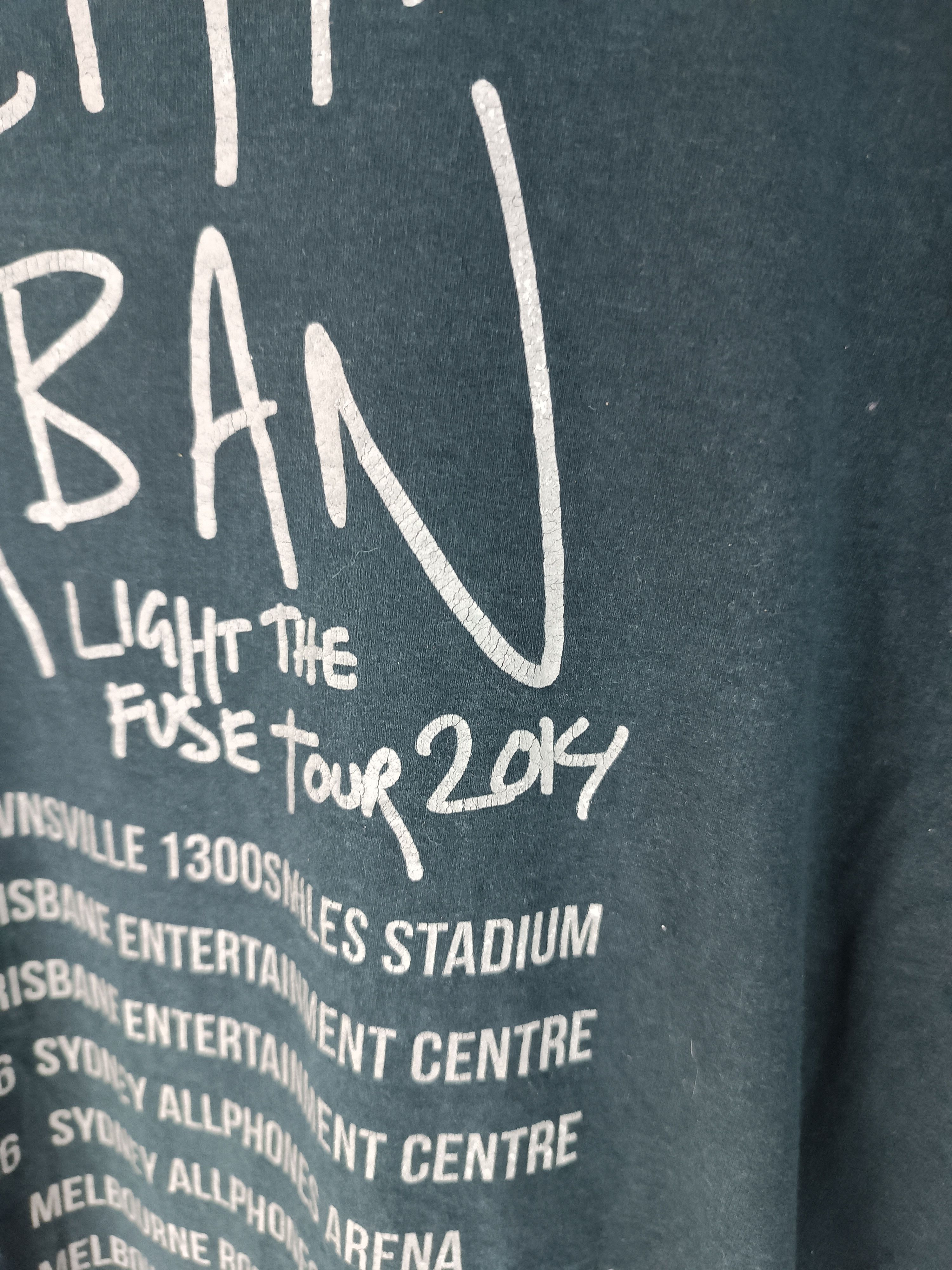 FADED VINTAGE 2014 KEITH URBAN TOUR TEE blake shelton church