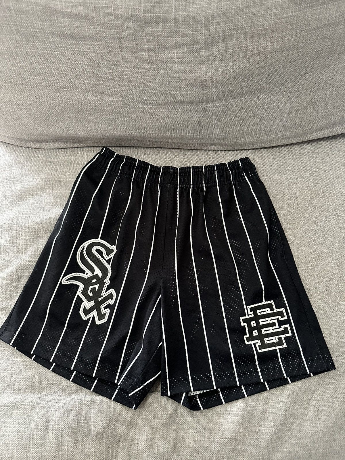 Eric Emanuel × MLB Eric Emanuel x MLB Basic Short Chicago White Sox size Medium Size US 32 / EU 48 - 1 Thumbnail