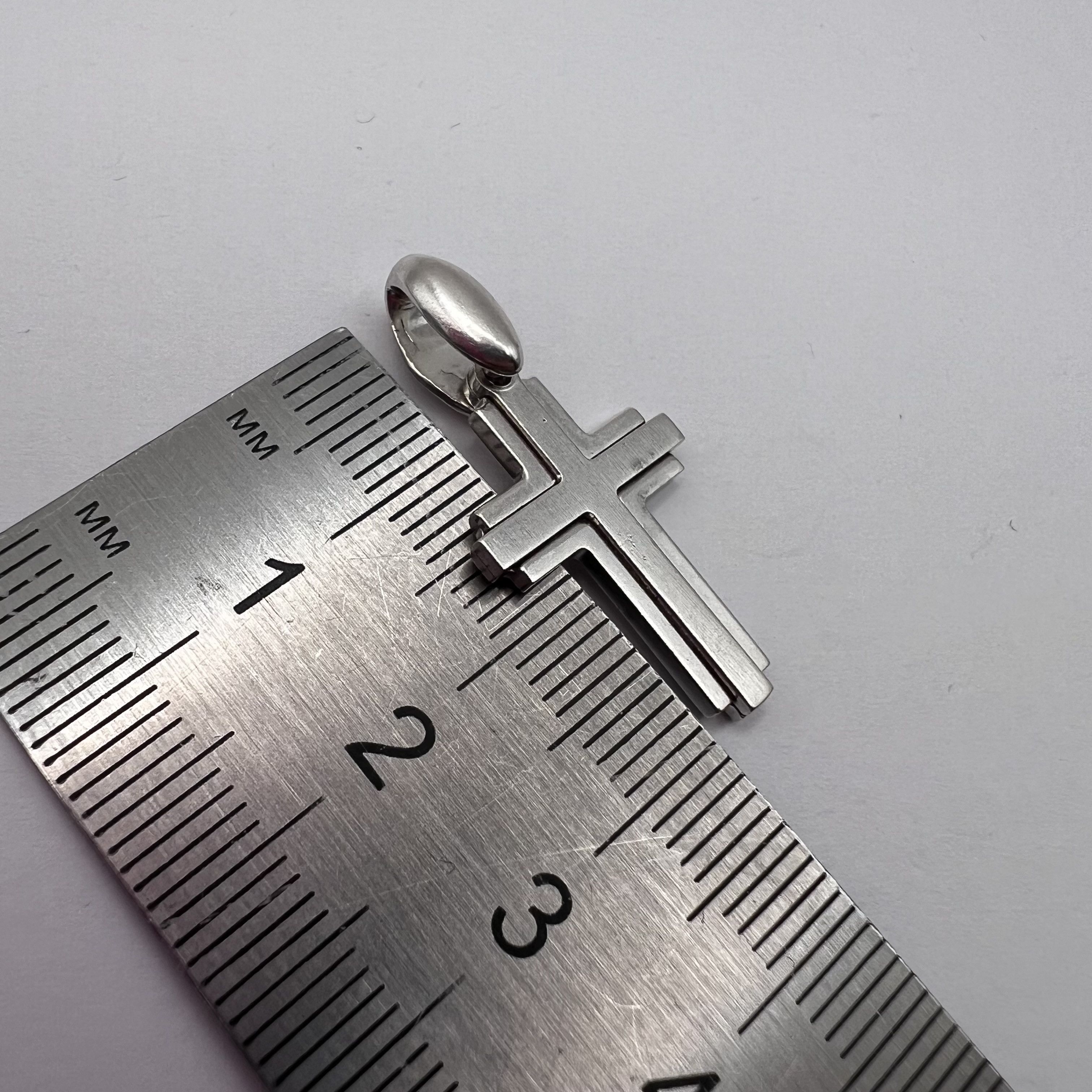 Sterling Silver Vintage Sterling Silver Crucifix Cross Pendant Jesus Christ. Size ONE SIZE - 7 Thumbnail