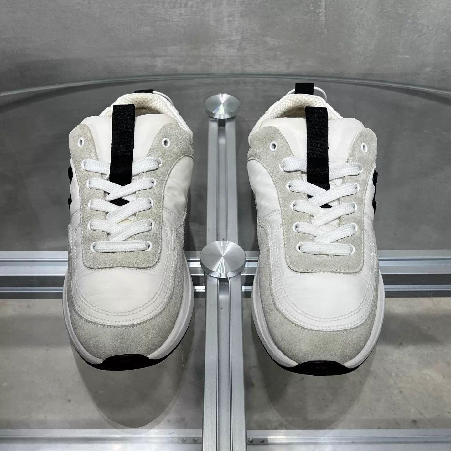 Chanel Chanel White CC Logo Sneakers EUR 38 YH26907 Size US 7.5 / IT 37.5 - 1 Thumbnail