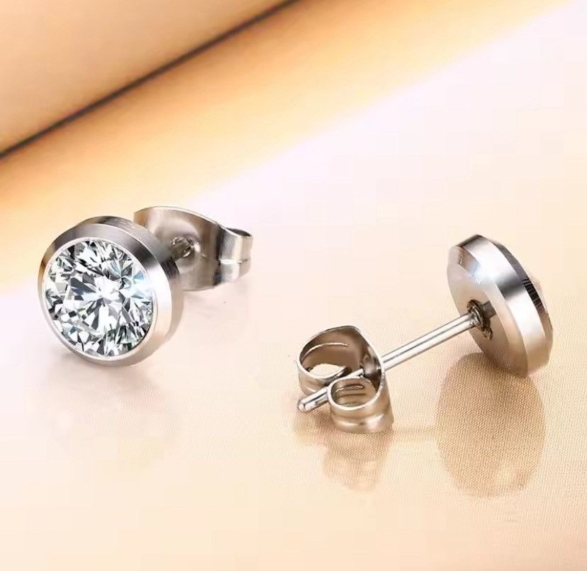 Other CZ Stone Classic Simple Stud Earrings Size ONE SIZE - 3 Thumbnail