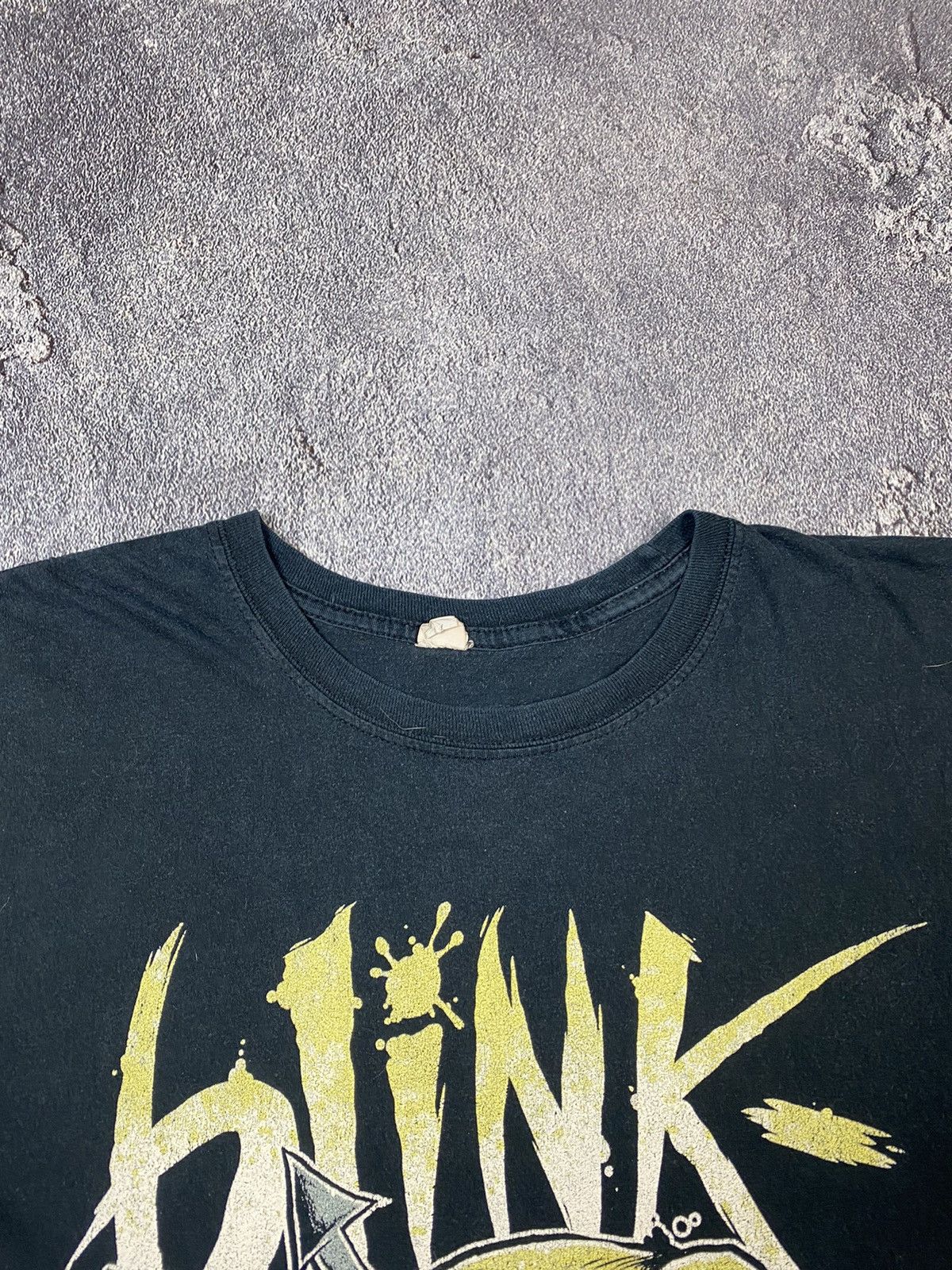 Band Tees × Vintage Vintage Blink 182 Sunfaded Distressed T-shirt Gothic Y2K Size US XL / EU 56 / 4 - 4 Thumbnail