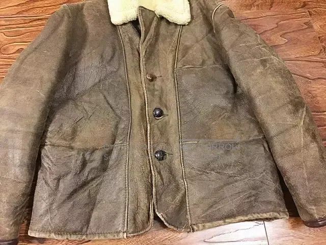 Other Fur is integrated into the leather coat Size US XL / EU 56 / 4 - 3 Thumbnail