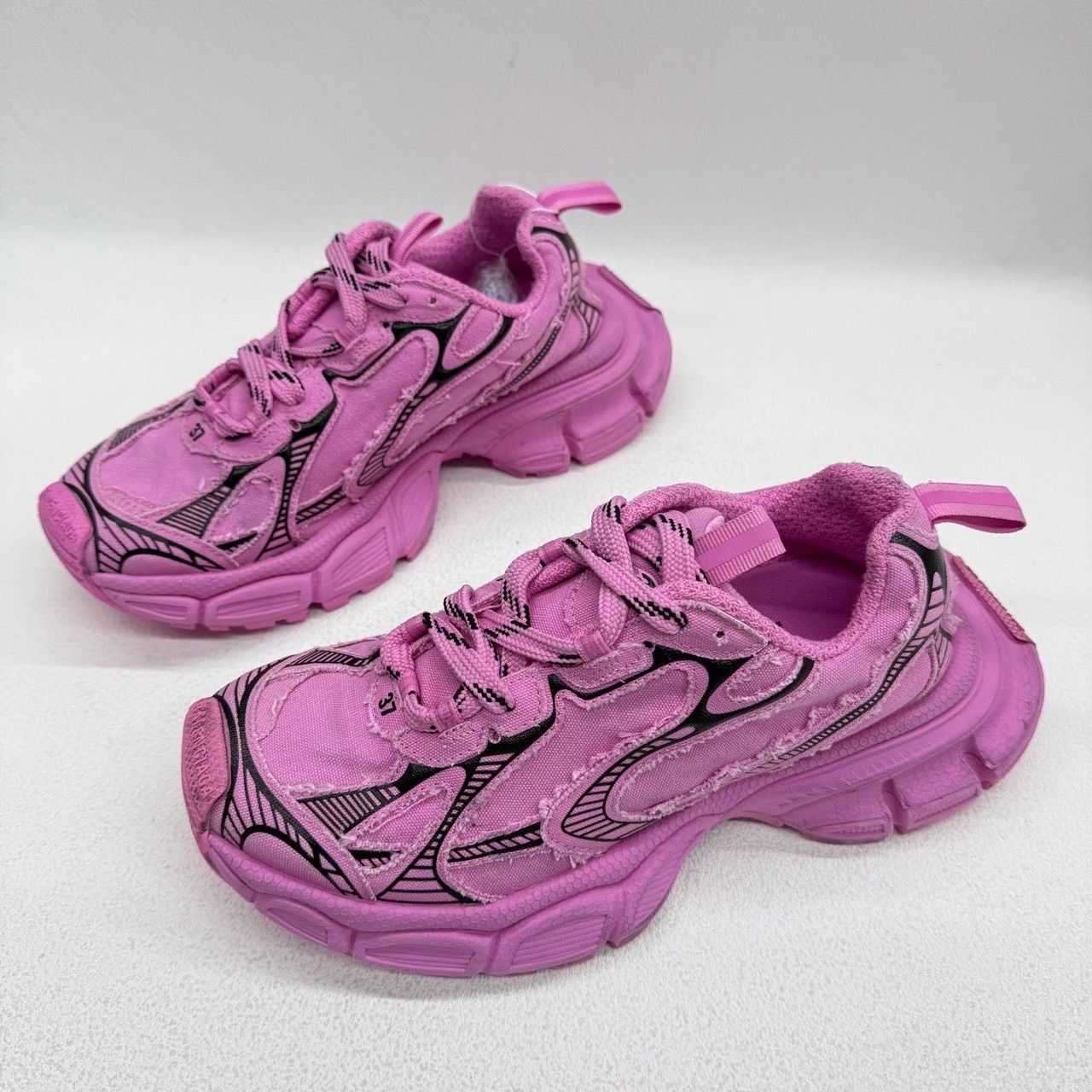 Balenciaga Balenciaga Pink Lowtop Sneakers us_6-5 Women Size US 6.5 / IT 36.5 - 1 Thumbnail