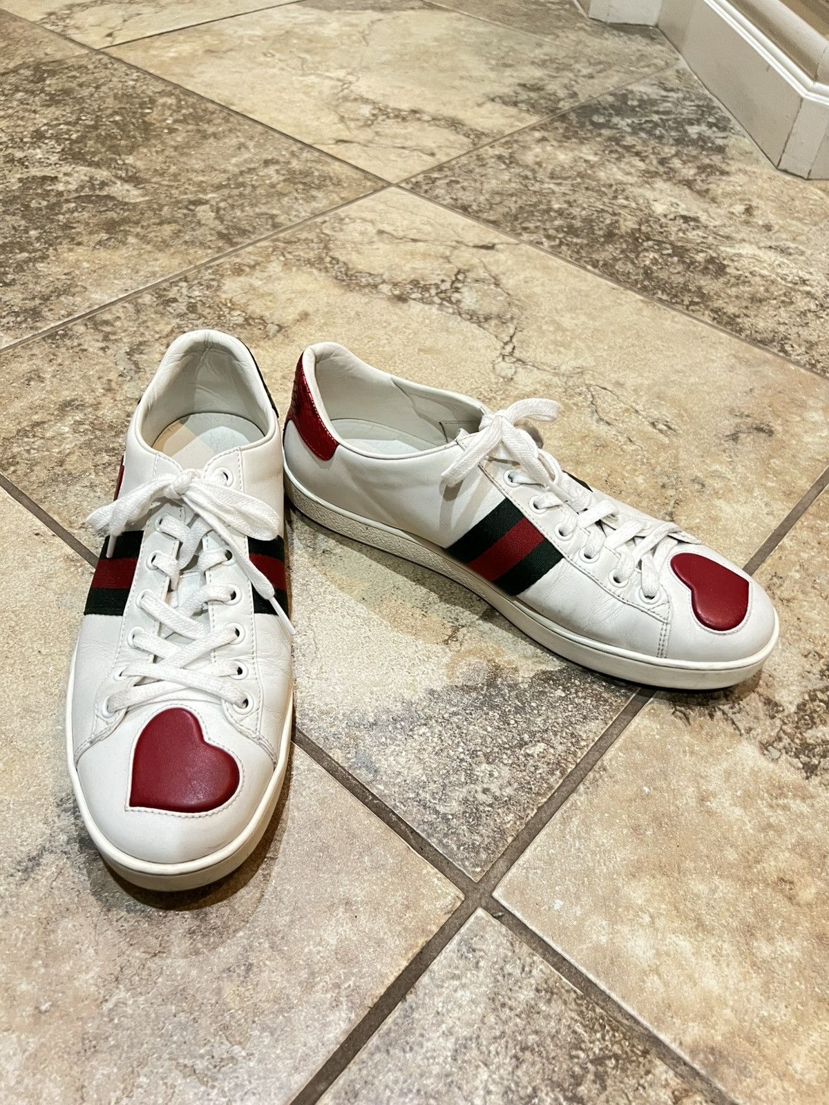 Gucci Gucci Ace sneakers with heart motifs Size US 9 / IT 39 - 2 Thumbnail