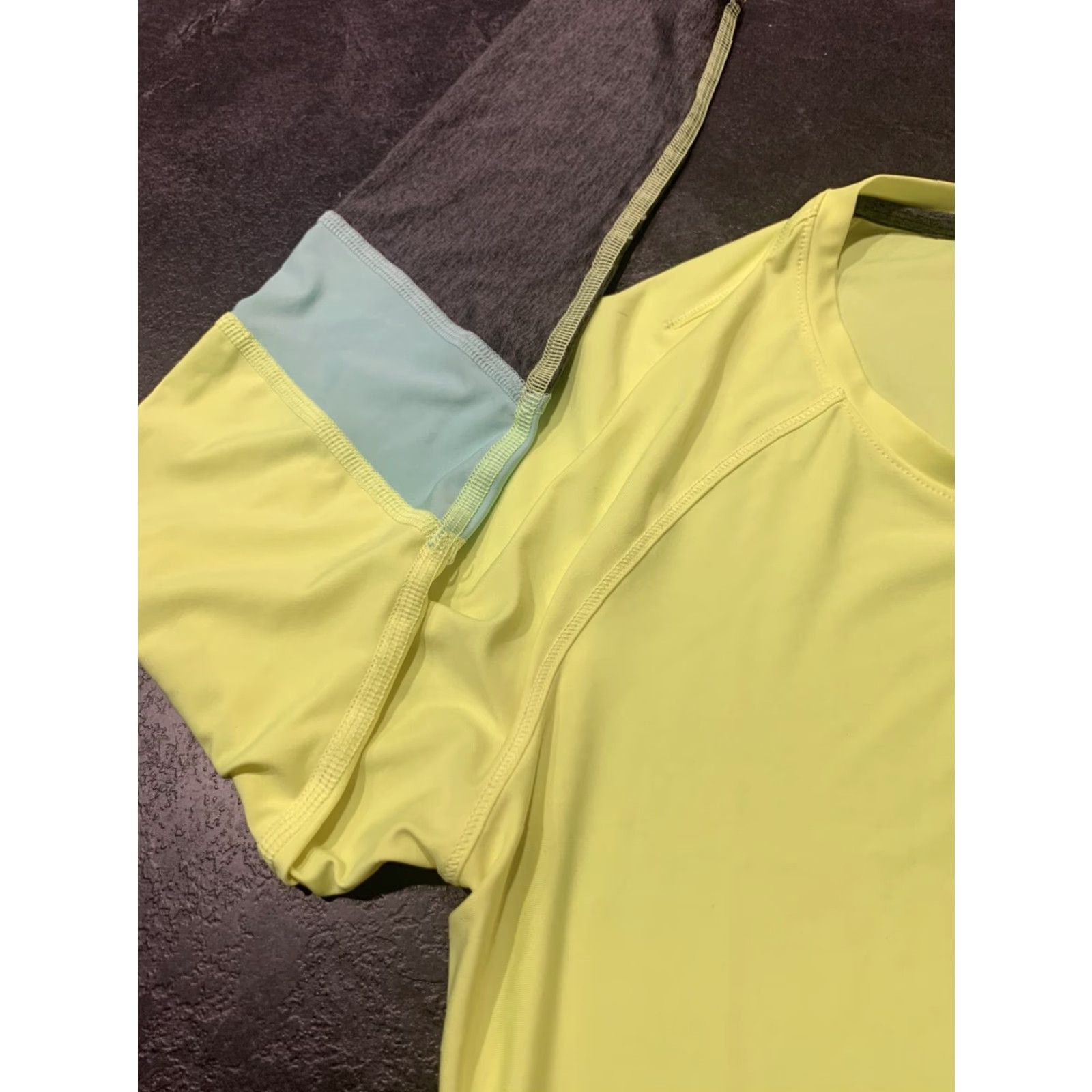 Under Armour Under Armour HeatGear Women's Medium Yellow Long Sleeve Crew Neck Performance T-Shirt Size M / US 6-8 / IT 42-44 - 5 Thumbnail