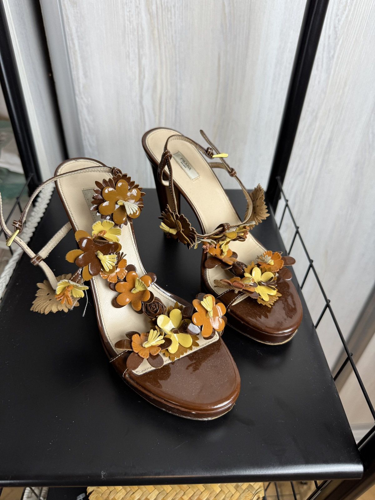 Prada Prada Milano patent leather flower sandals heels Size US 8 / IT 38 - 5 Thumbnail