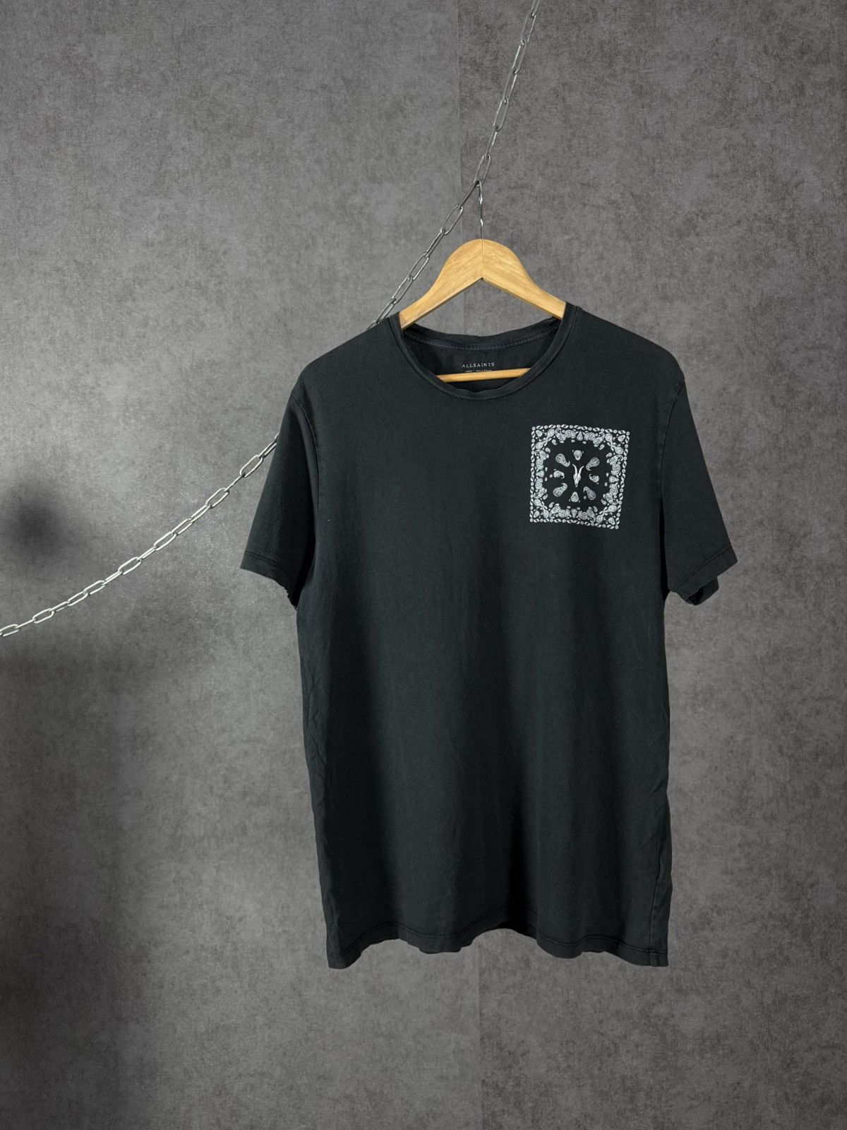 Allsaints Allsaints designer logo tee Size US L / EU 52-54 / 3 - 1 Thumbnail