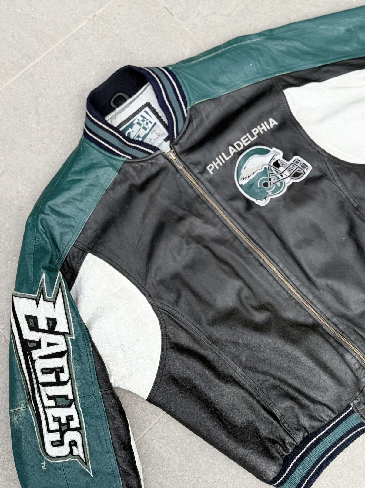 Vintage Vintage Thrashed NFL Philadelphia Eagles Leather Jacket Size US M / EU 48-50 / 2 - 4 Thumbnail