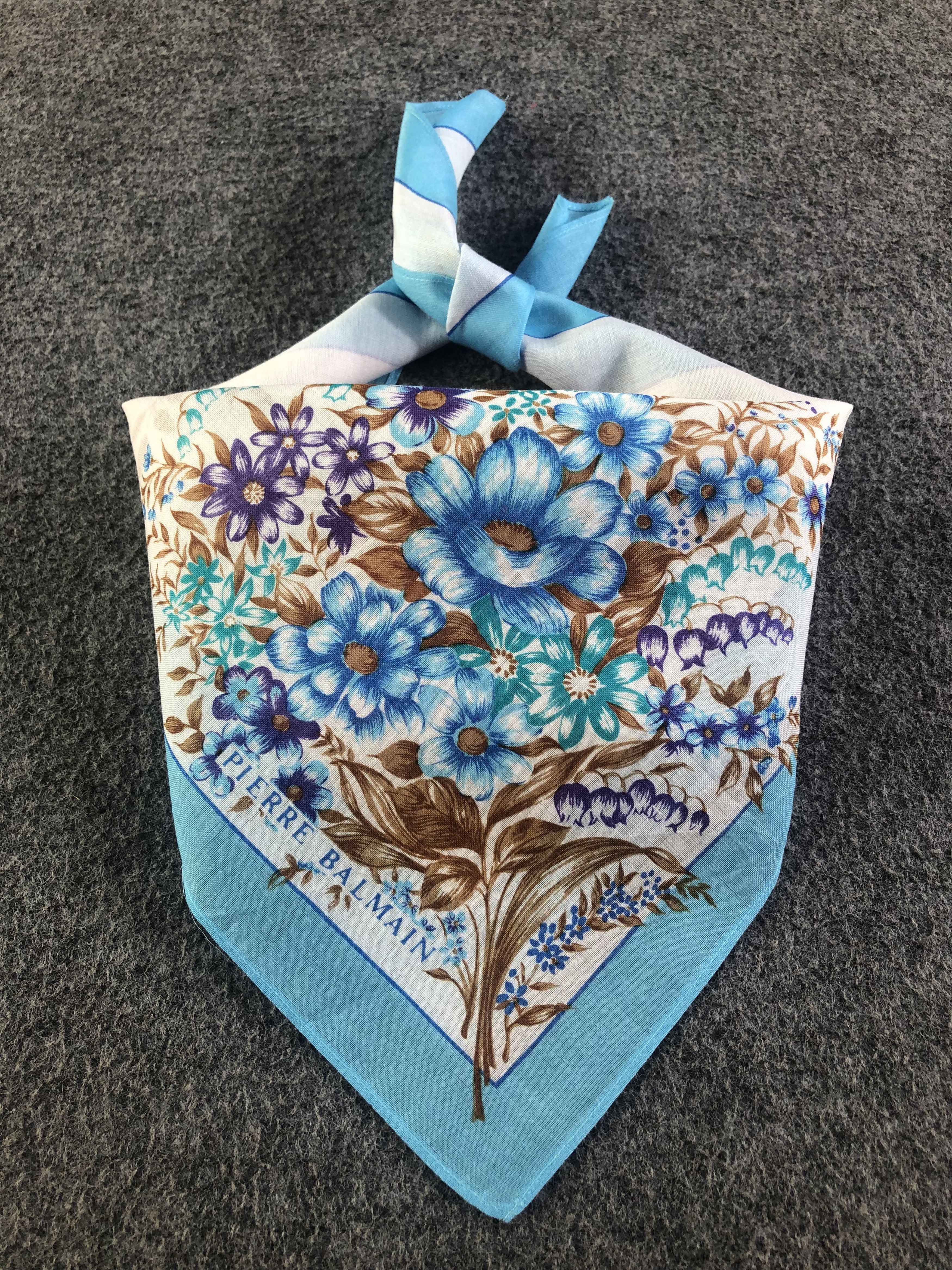 Pierre Balmain Pierre Balmain Handkerchief / Bandana / Neckerchief C466 Size ONE SIZE - 1 Thumbnail