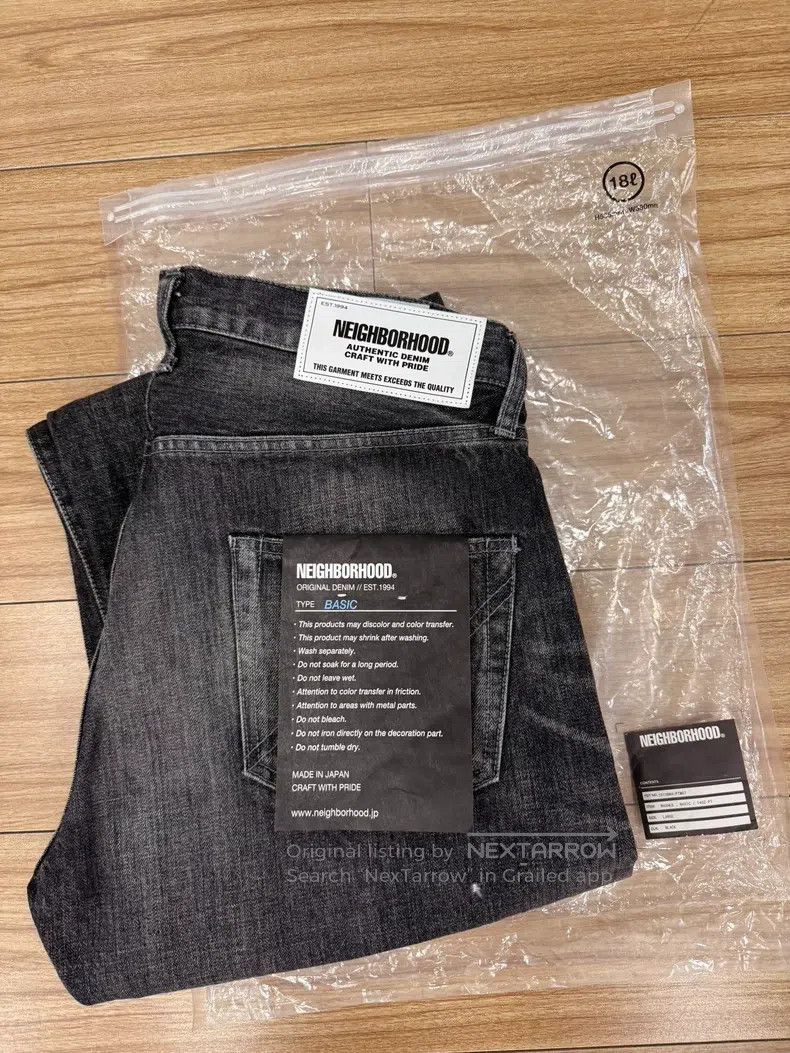 Neighborhood Neighborhood size L Jeans Size US 27 - 3 Thumbnail