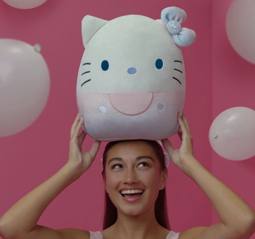 Anime Squishmallow Hello Kitty 50th anniversary sparkle gradient Size ONE SIZE - 10 Thumbnail
