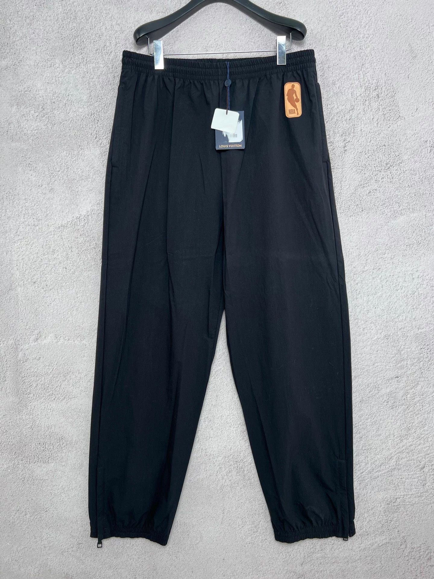 Louis Vuitton Louis Vuitton x NBA Logo Track Pant Black Size US 40 / EU 56 - 1 Thumbnail