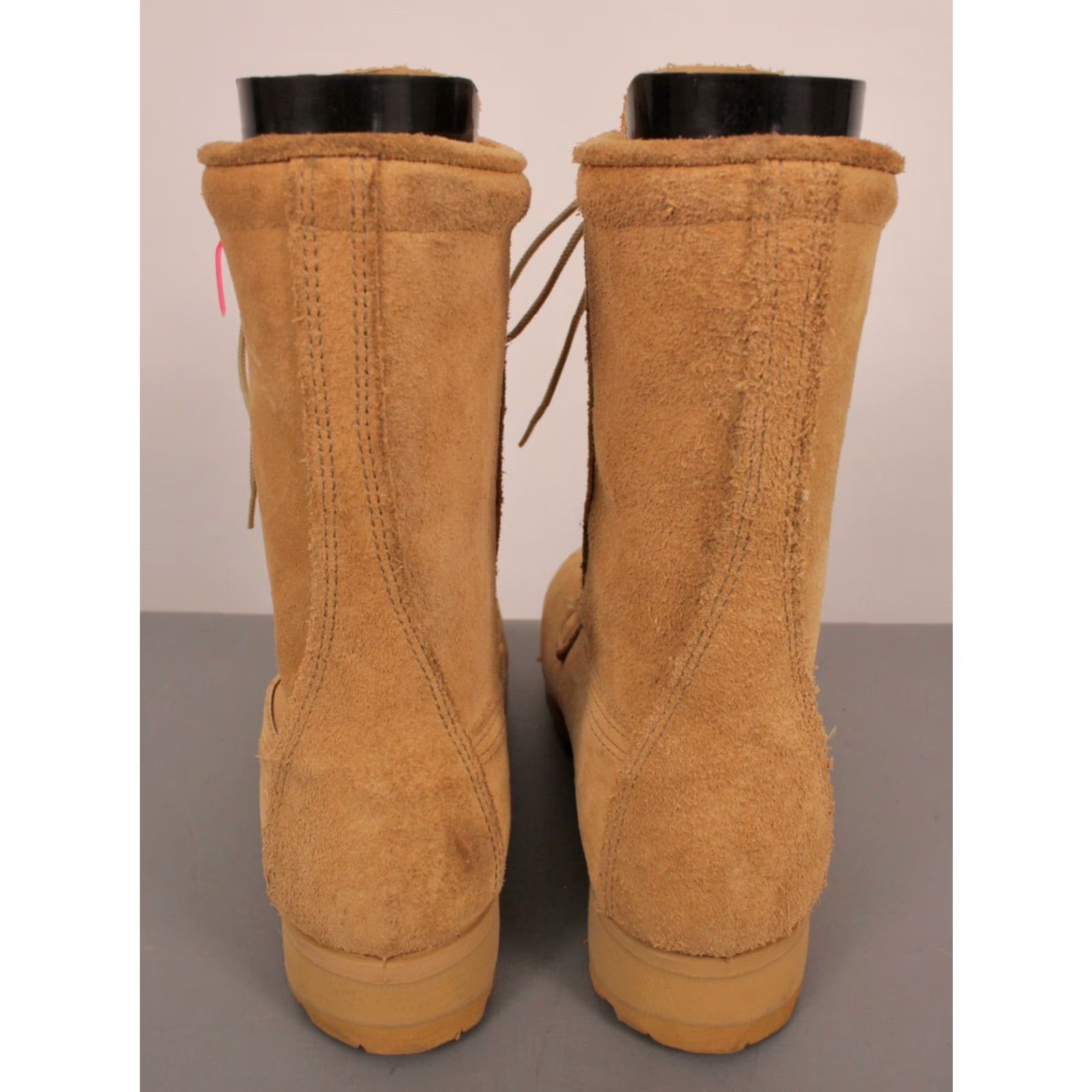 Vintage US Army Desert Boots Mens Boots 5.5 XS Suede Gore-tex Beige Army Combat Desert Boots Mens XW Suede Leather Shoes Size US 6 / EU 39 - 4 Thumbnail